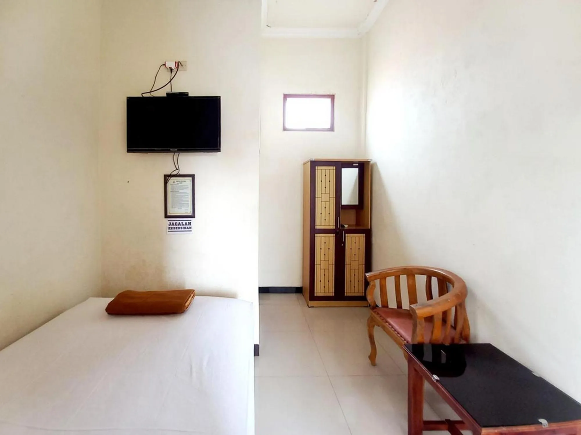 Bed in Griya Juanda Syariah near RS Dharma Husada Probolinggo Mitra RedDoorz