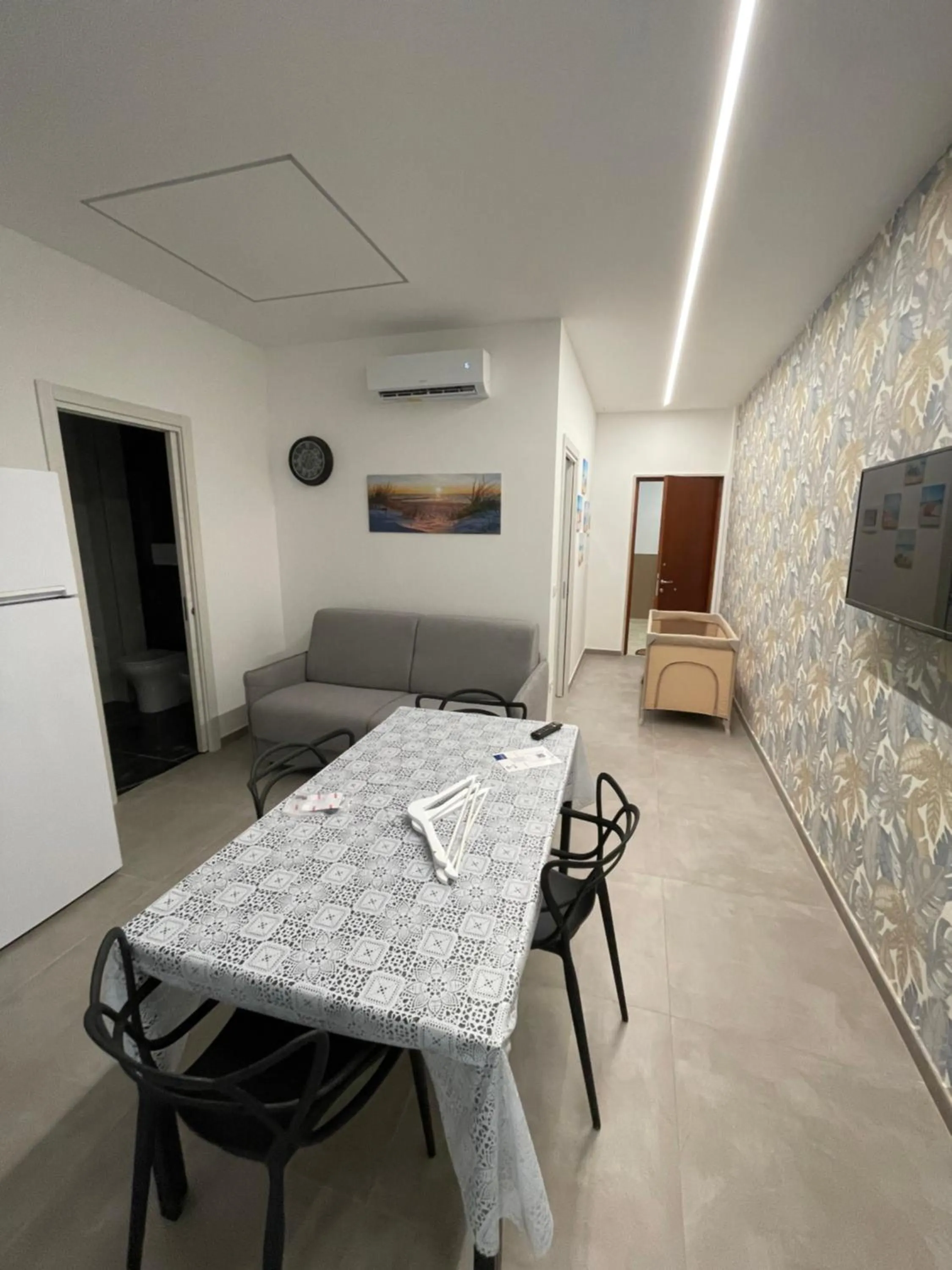 Bed in M&M rooms Margherita di Savoia