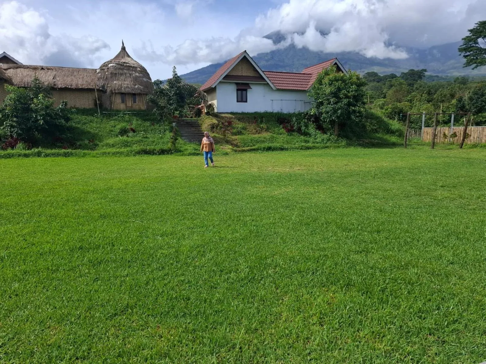 Property building in Bale Gantar