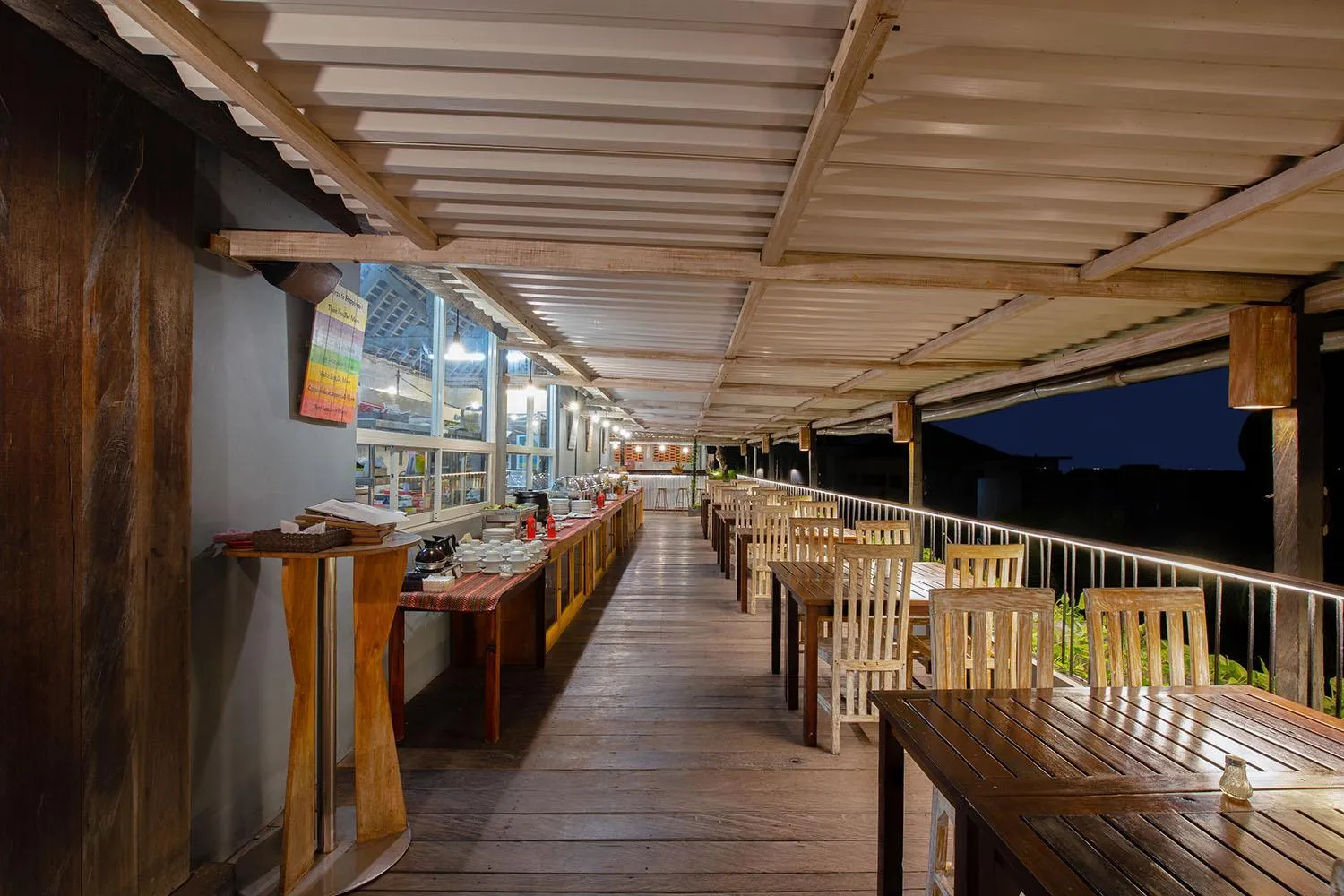 Restaurant/places to eat in FRii Bali Echo Beach