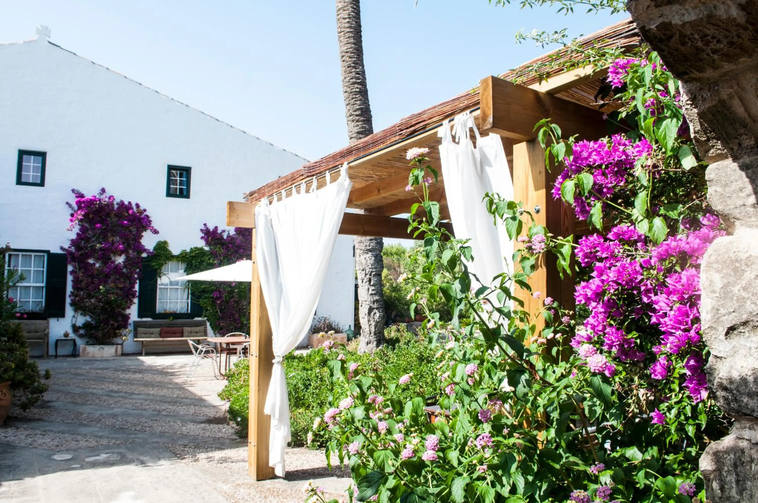 Restaurant/places to eat in Hotel Rural Biniarroca - Adults Only