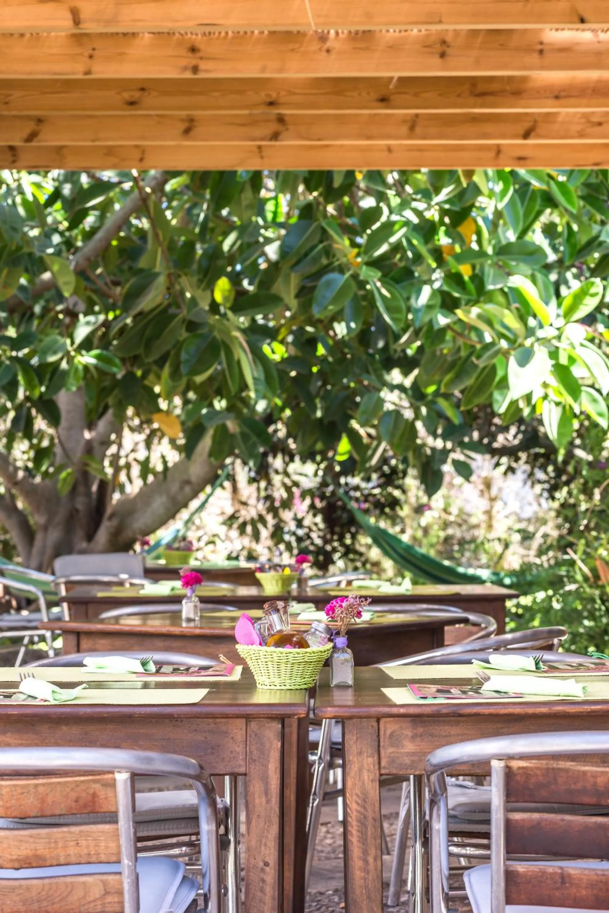 Restaurant/places to eat in Hotel Rural Biniarroca - Adults Only