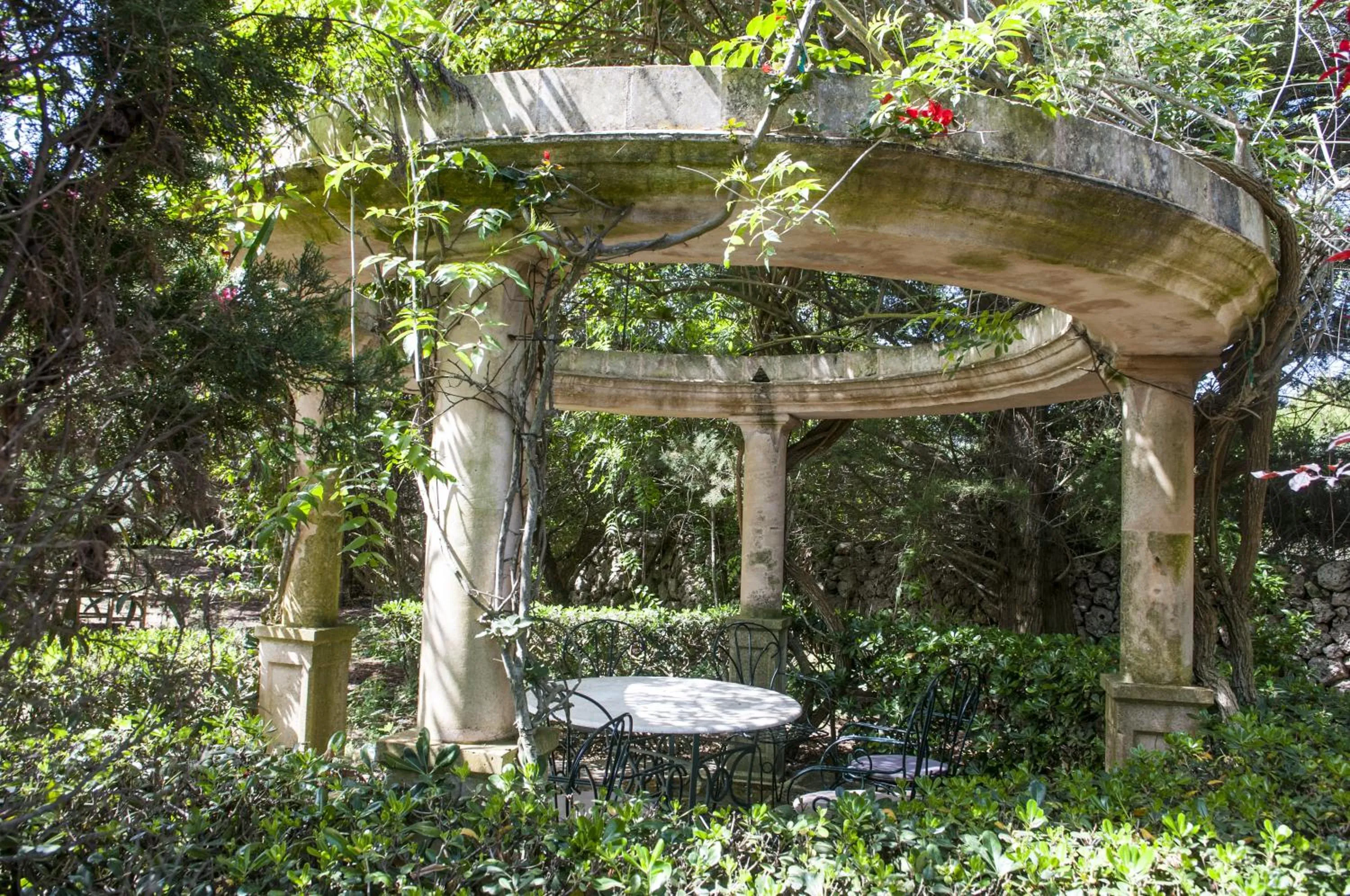 Garden in Hotel Rural Biniarroca - Adults Only