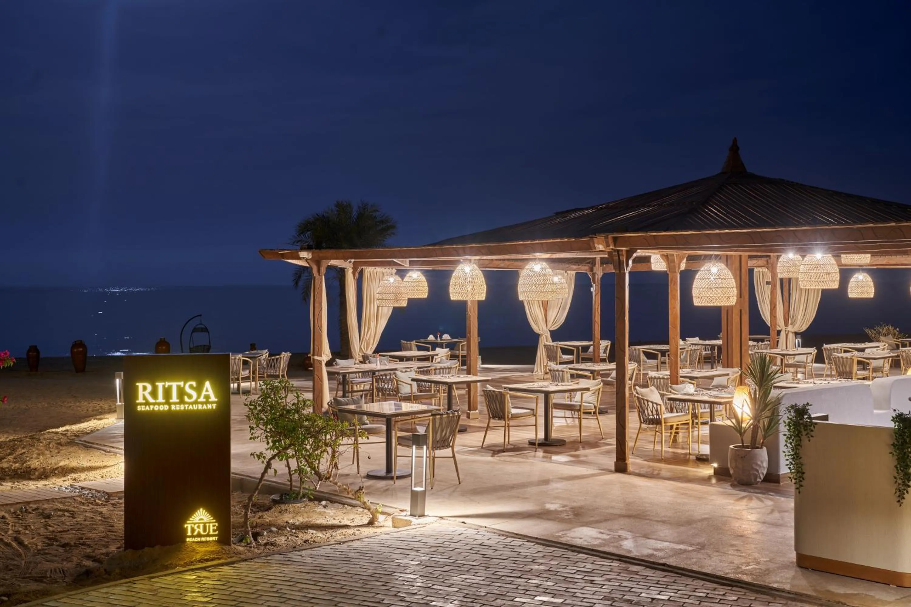 Restaurant/places to eat in True Beach Resort