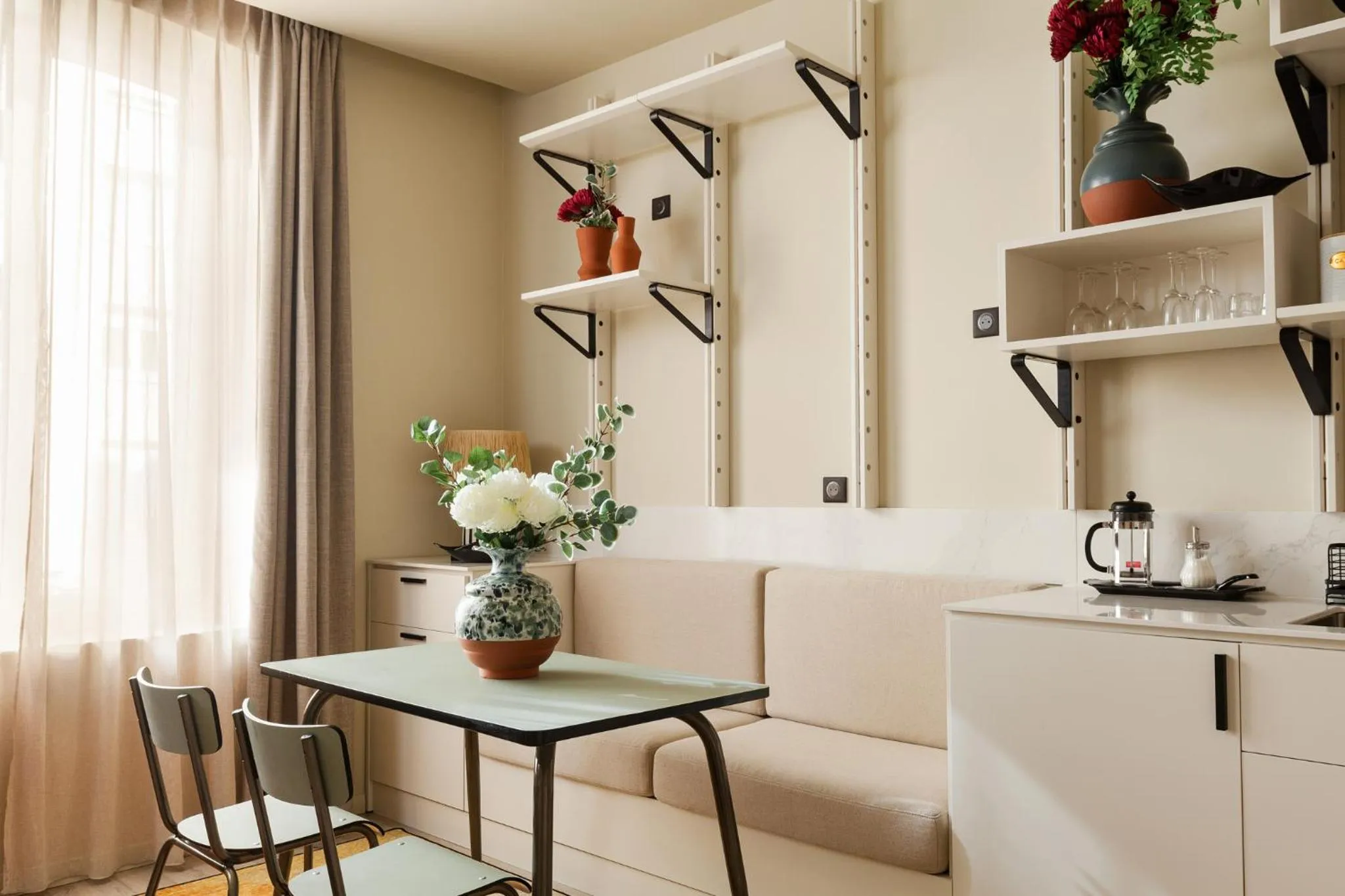 Kitchen or kitchenette in Gogaille - Gambetta - accès autonome