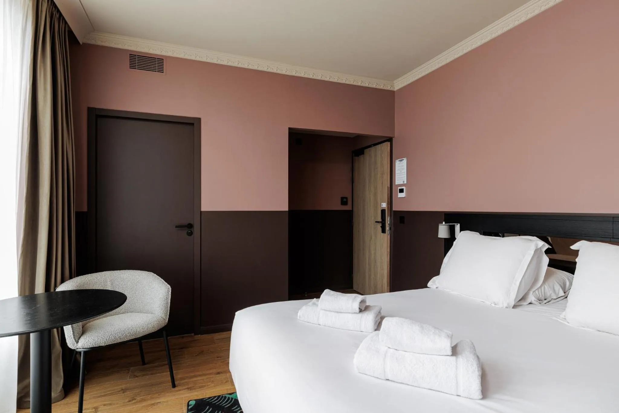 Photo of the whole room, Bed in Gogaille - Arago - Accès autonome