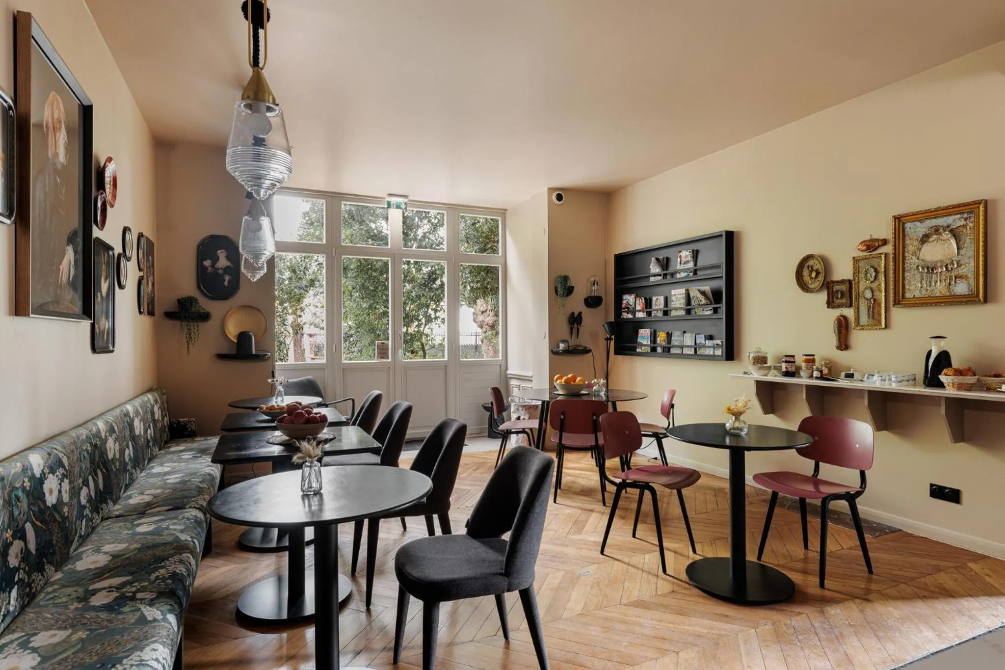 Communal lounge/ TV room in Gogaille - Arago - Accès autonome