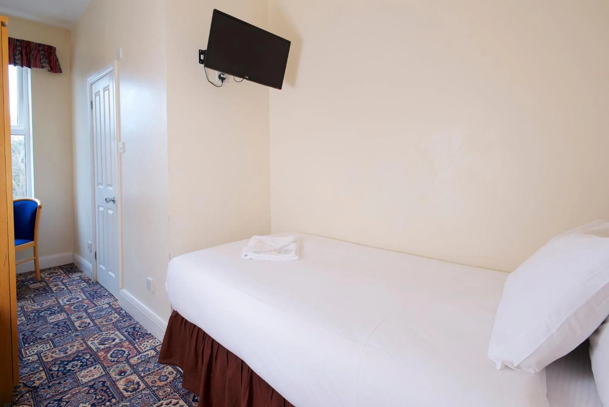 Bed in The Bournemouth Maemar Hotel