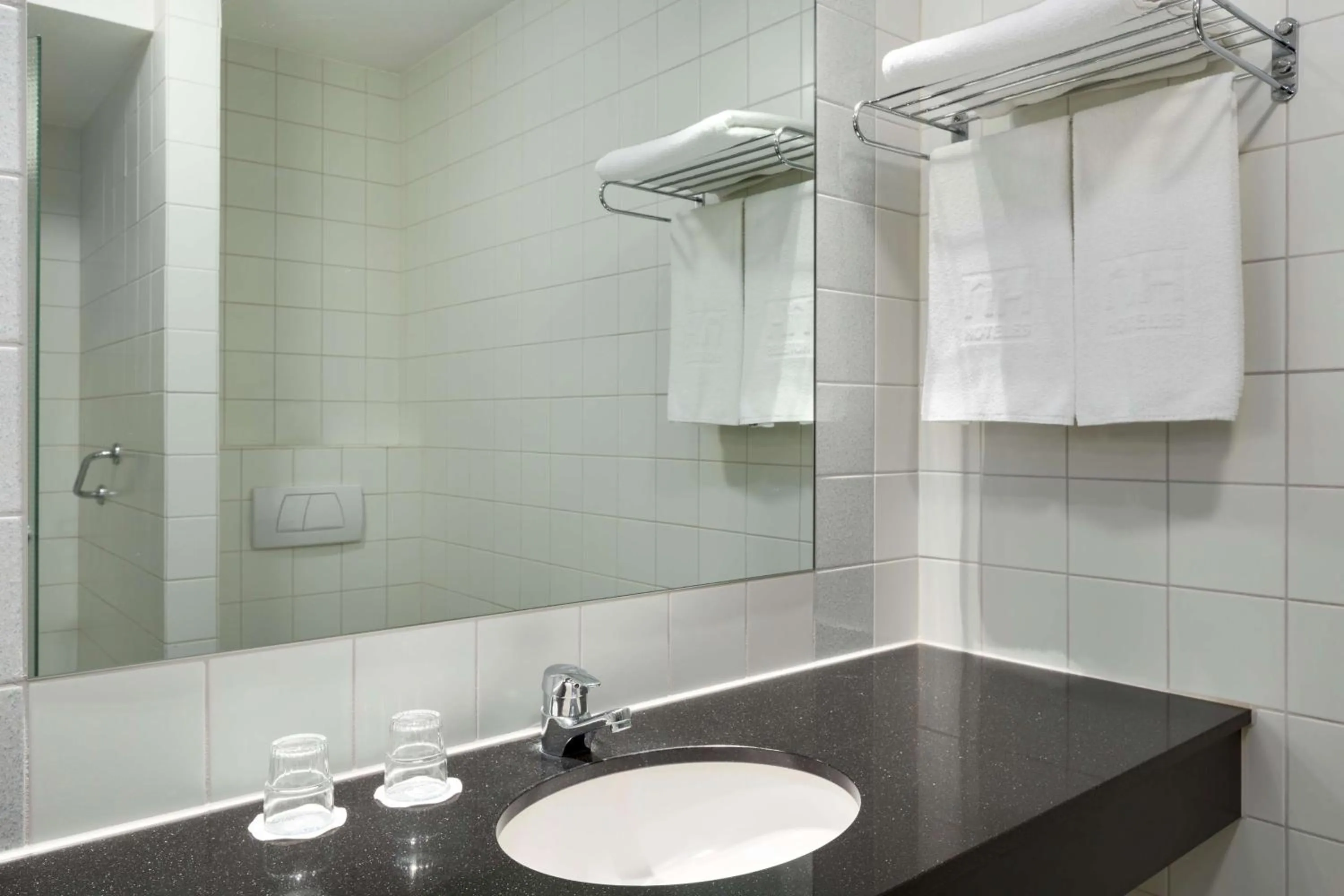 Bathroom in NH Maastricht