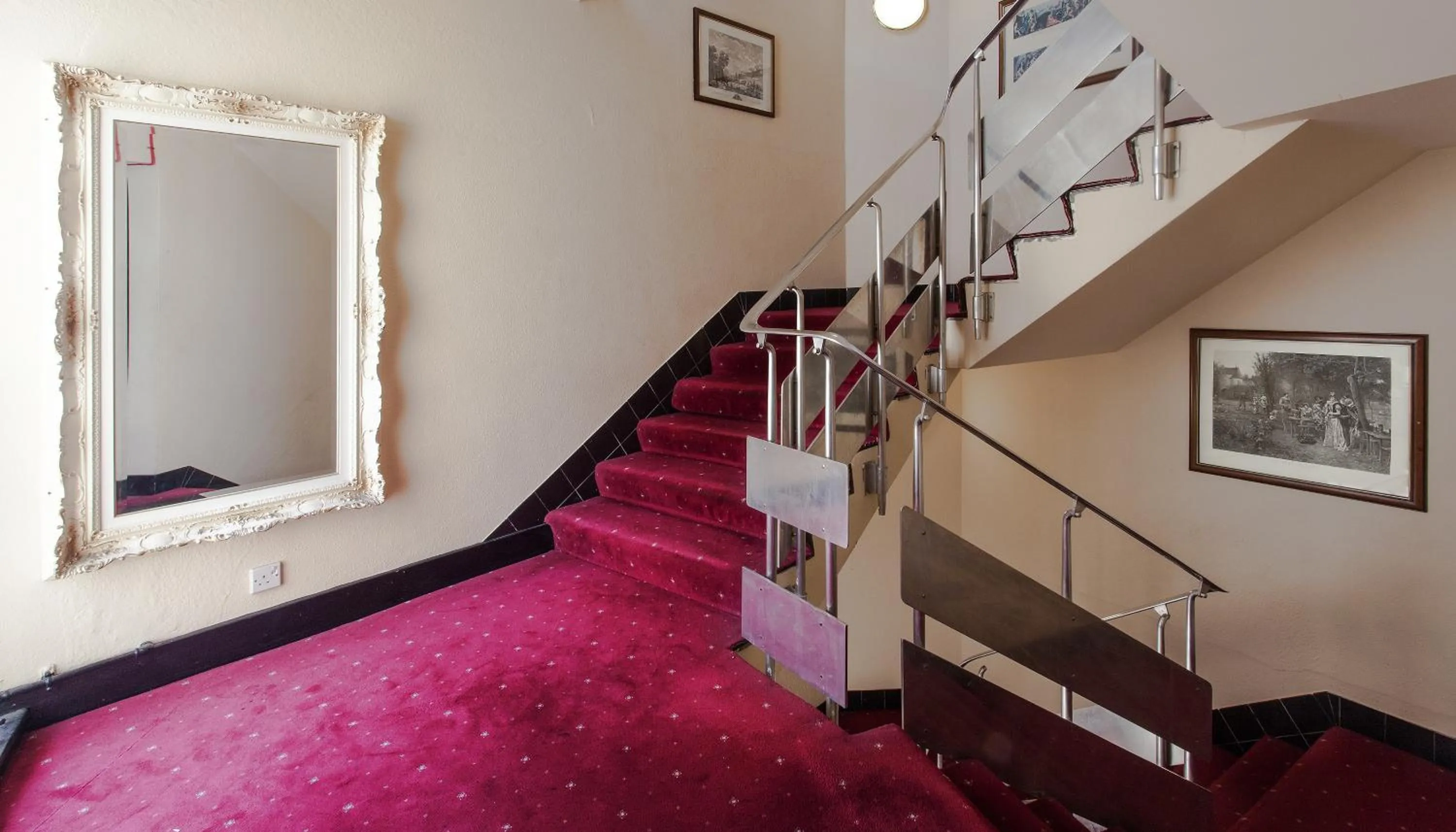 Area and facilities in The Roundhouse