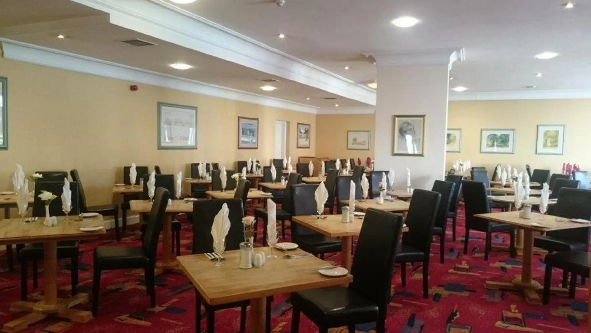 Restaurant/places to eat in The Roundhouse