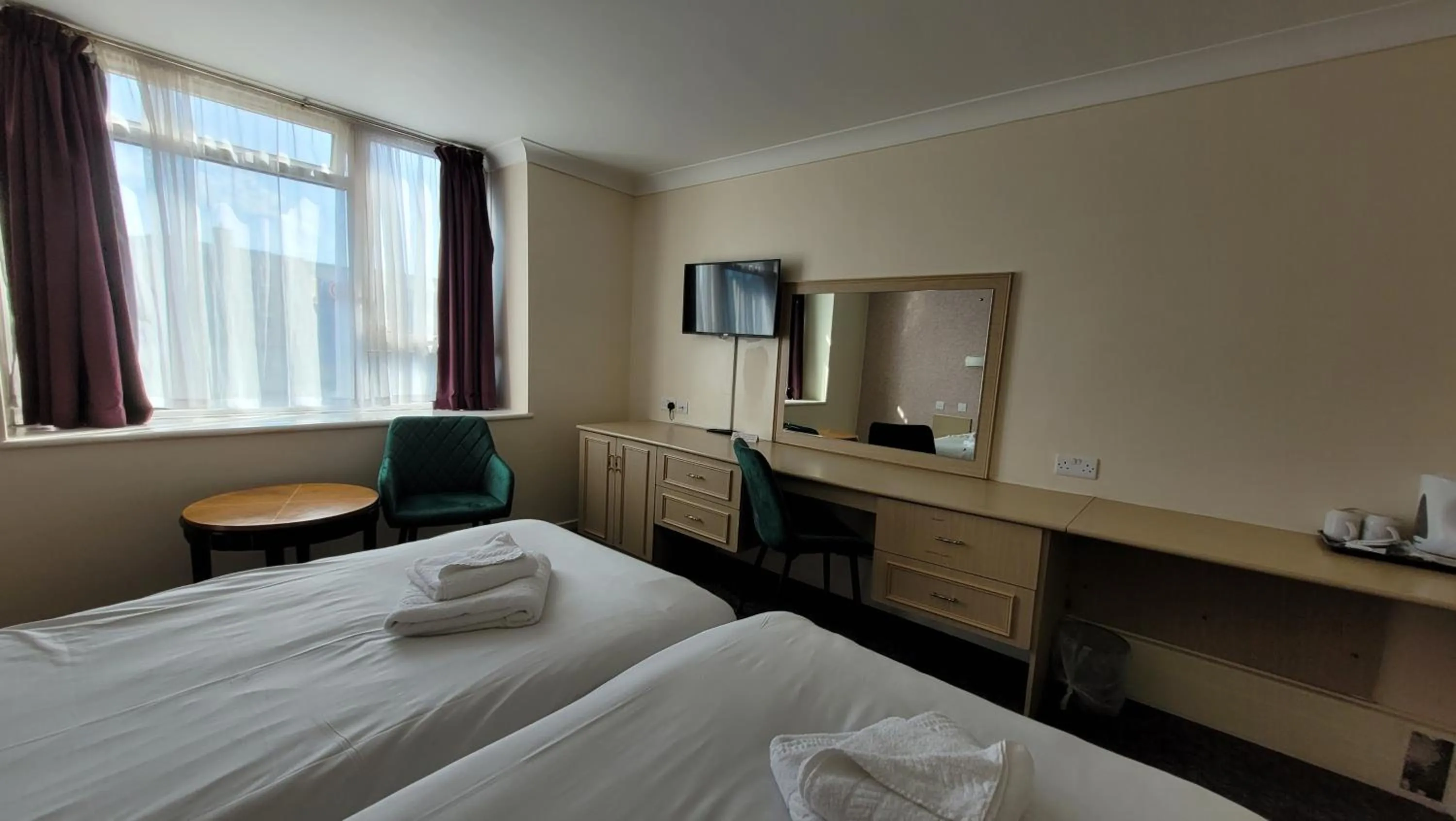 Bed in Heathlands Hotel