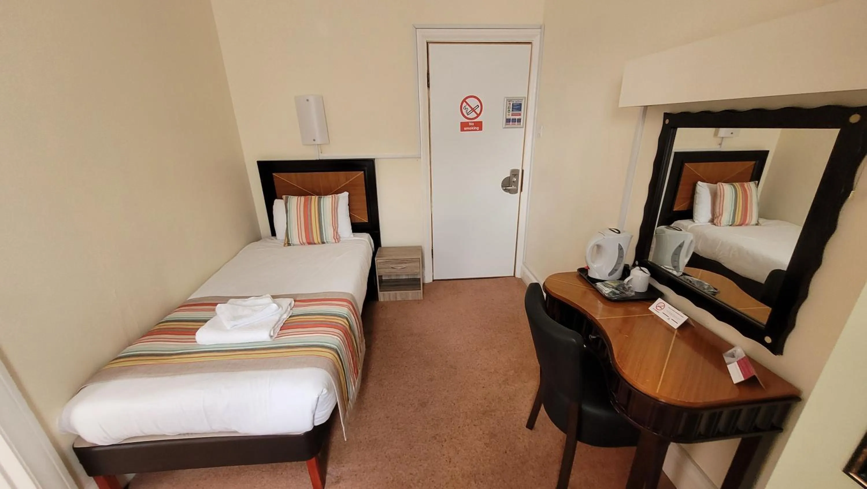 Bed in Heathlands Hotel