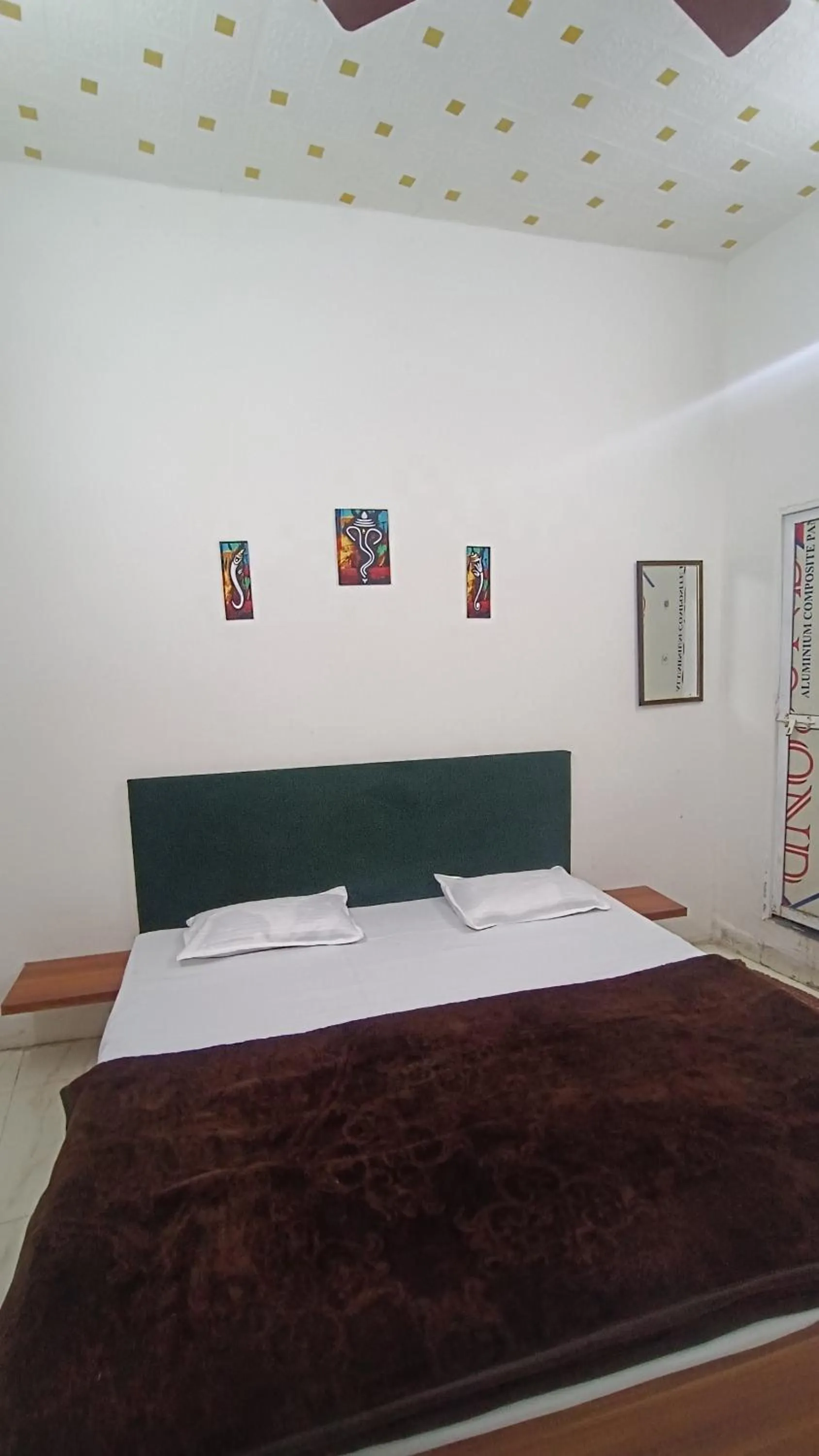 Bed in SHREE RAM KUTI