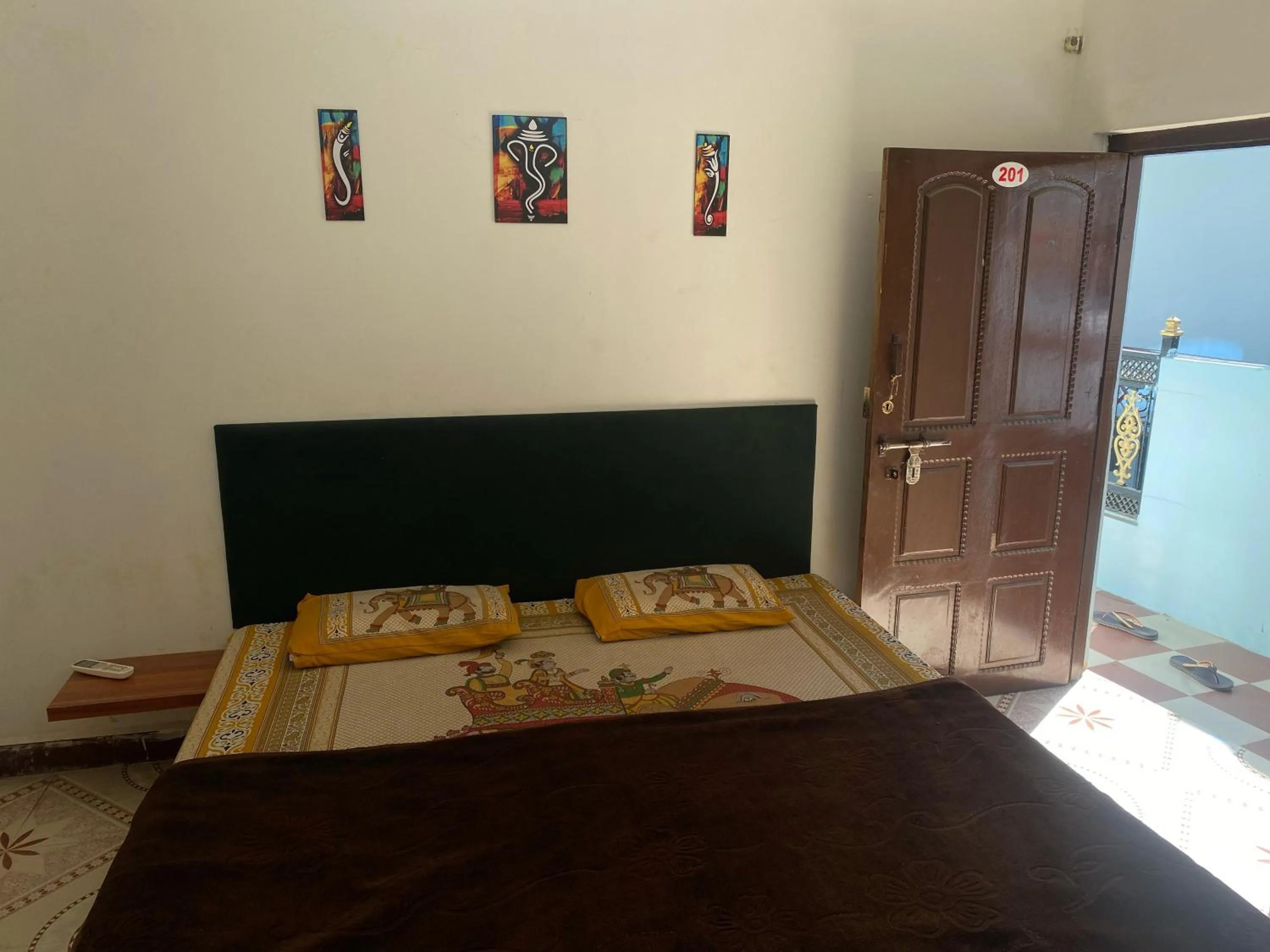 Bed in SHREE RAM KUTI