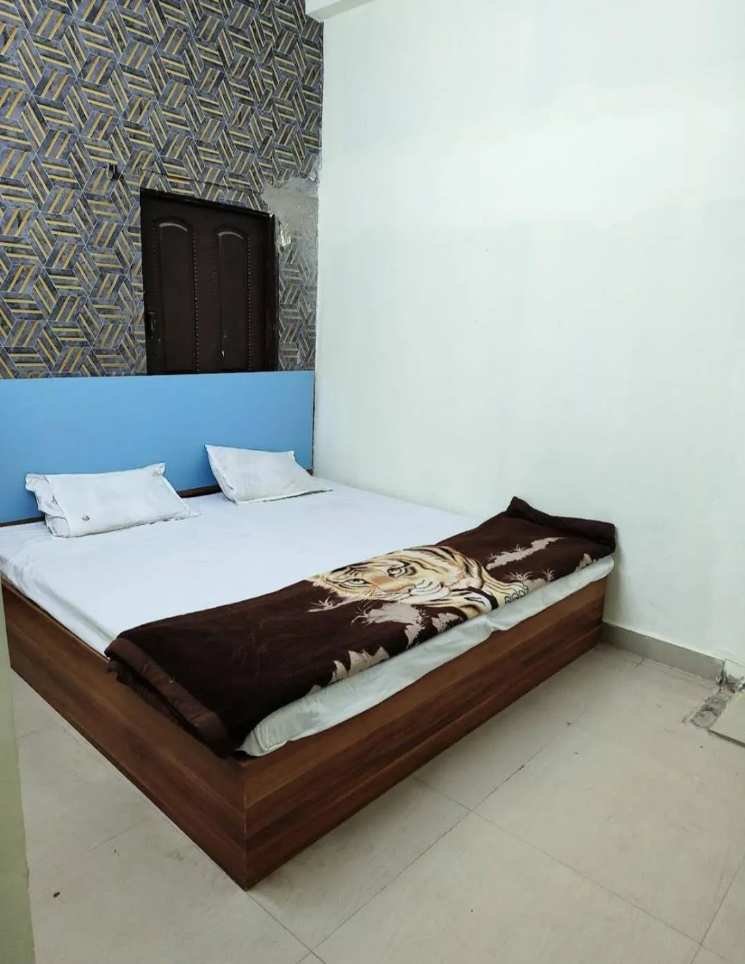 Bed in SHREE RAM KUTI