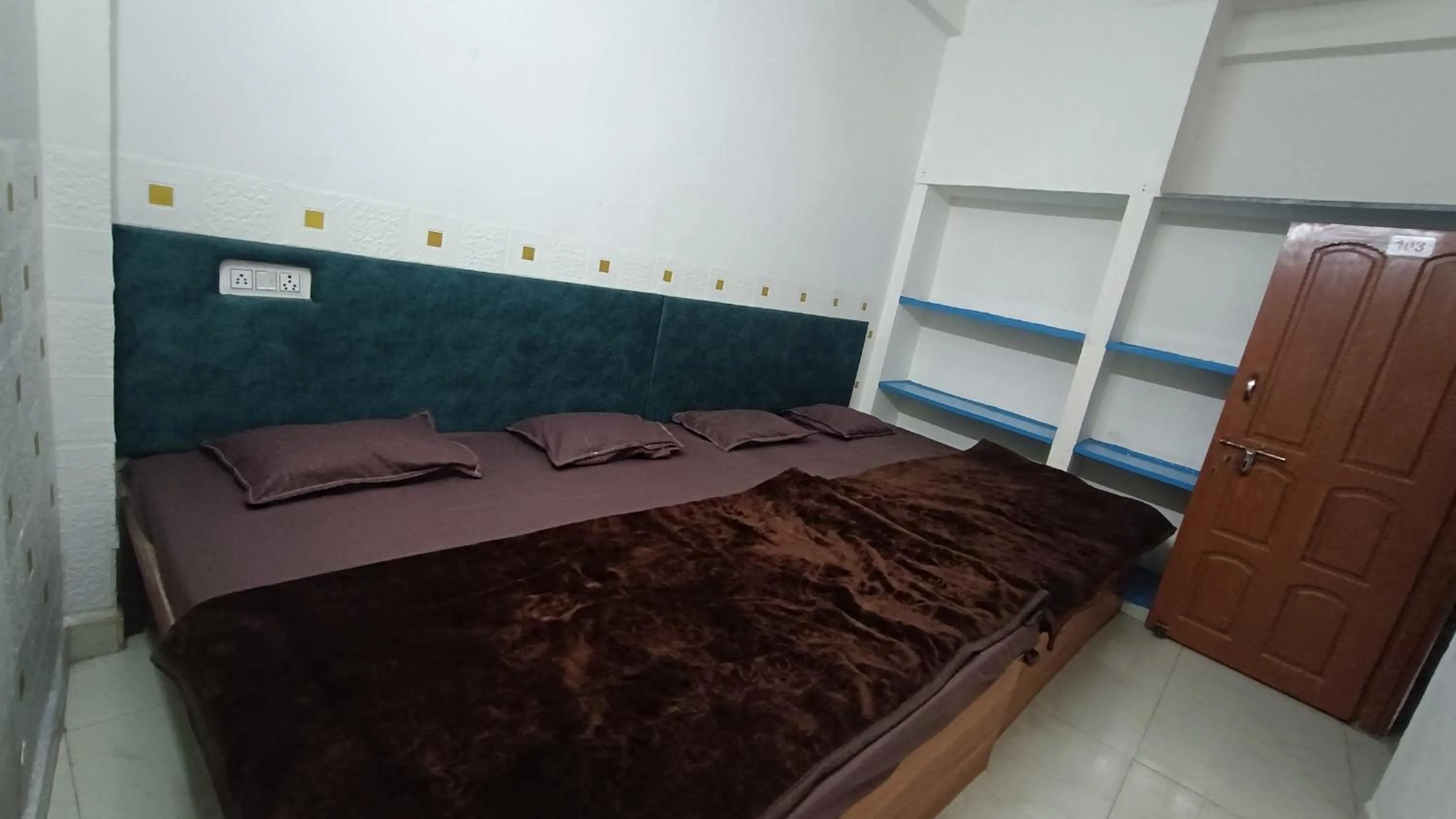 Bed in SHREE RAM KUTI