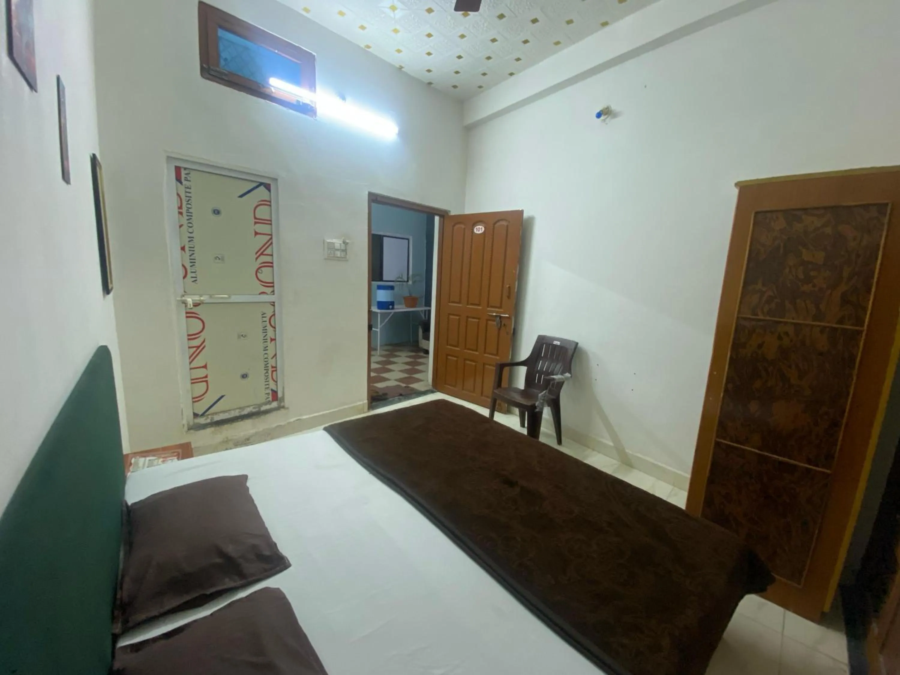 Bed in SHREE RAM KUTI