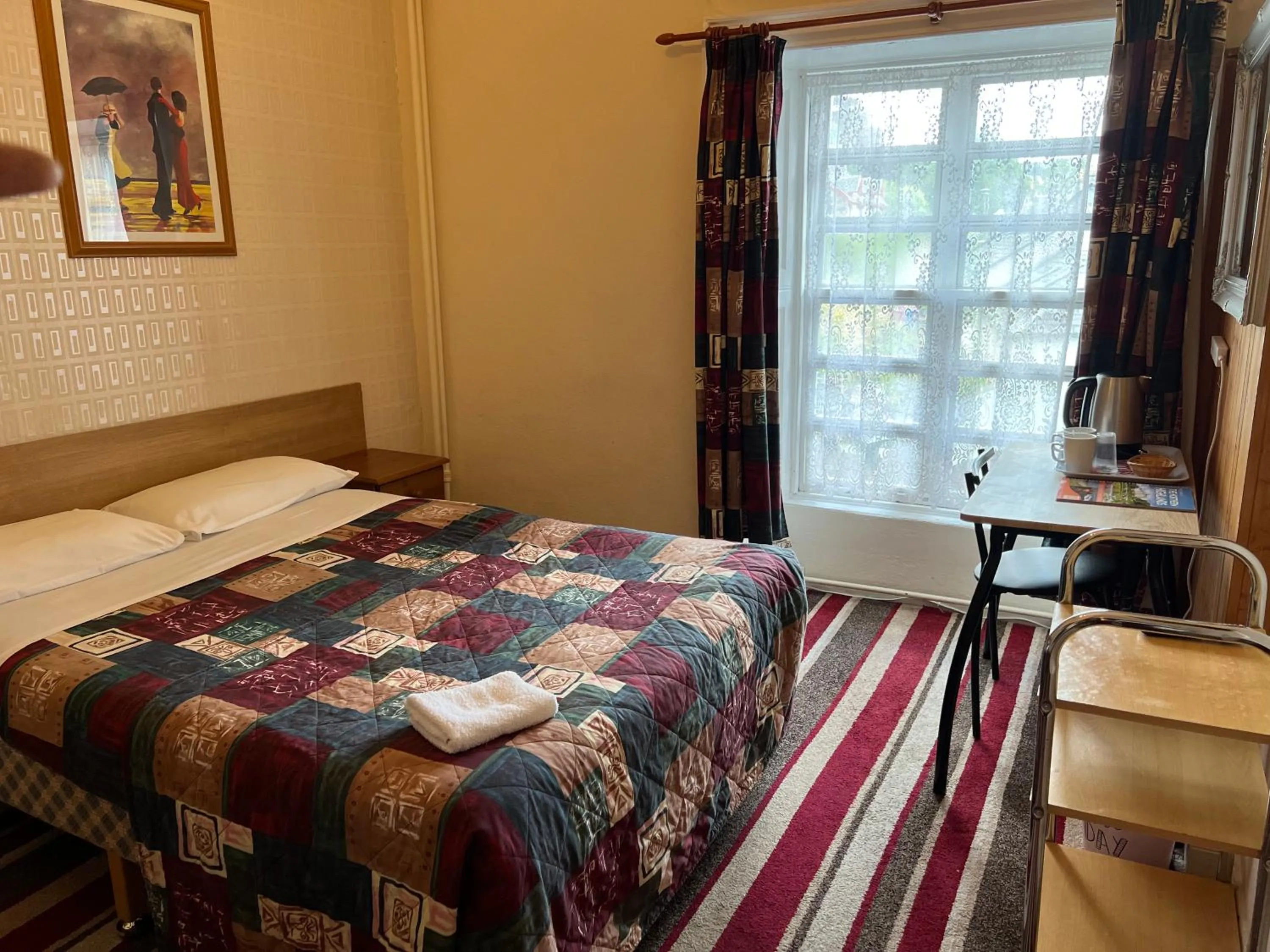 Photo of the whole room, Bed in Strathpeffer Hotel