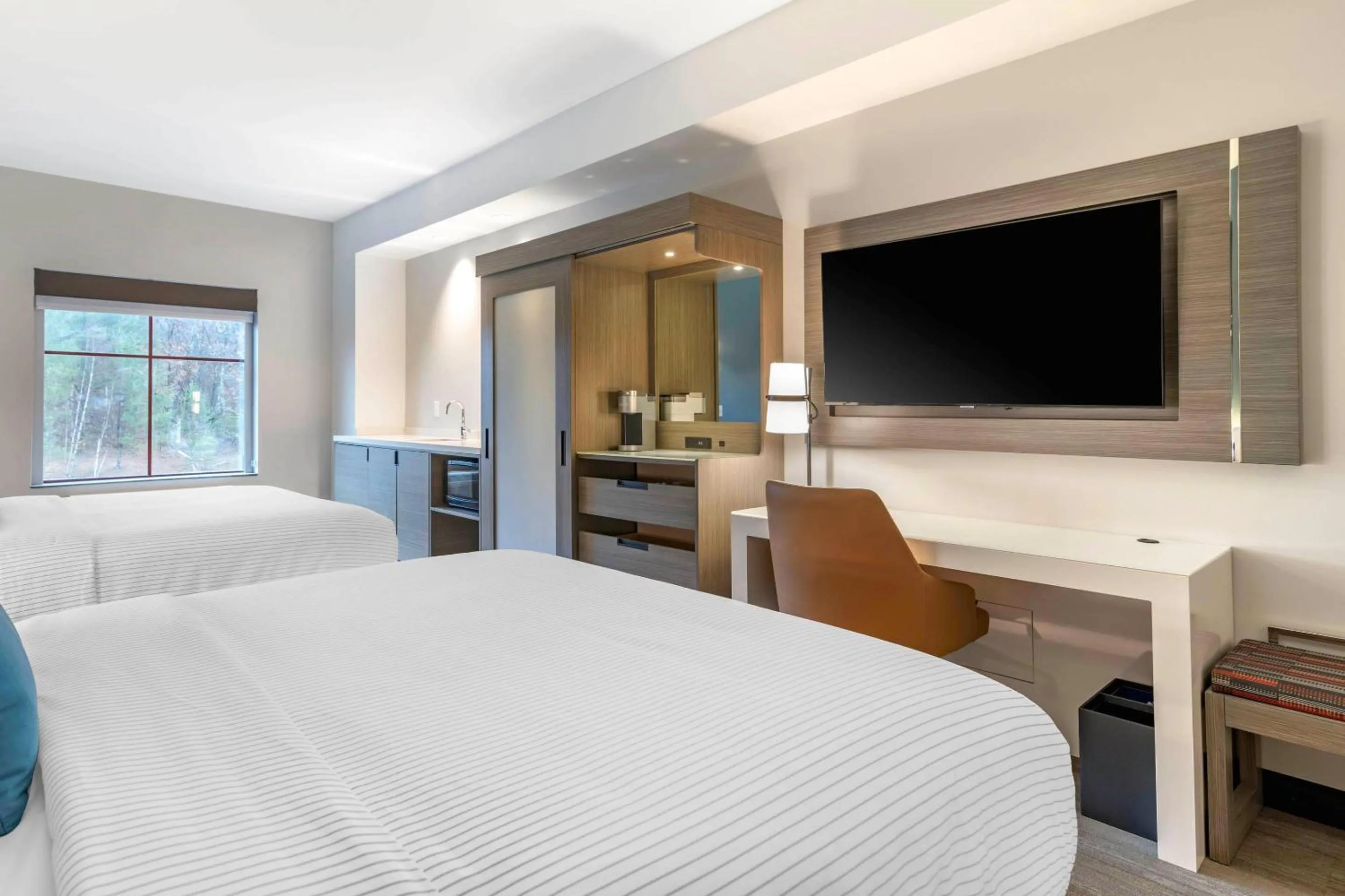 Bedroom, Bed in Cambria Hotel Lake Placid - Lakeside Resort