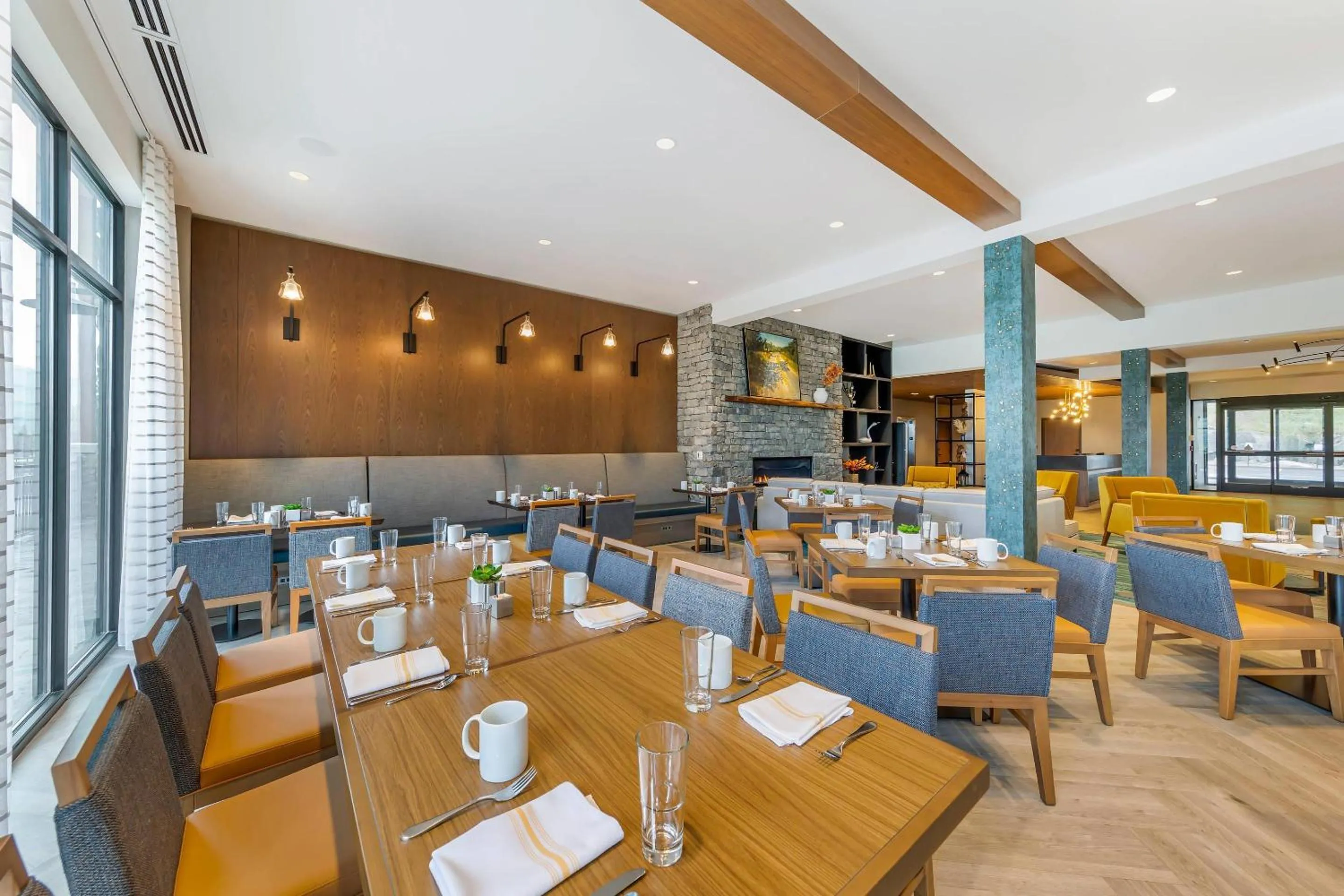 Restaurant/places to eat in Cambria Hotel Lake Placid - Lakeside Resort