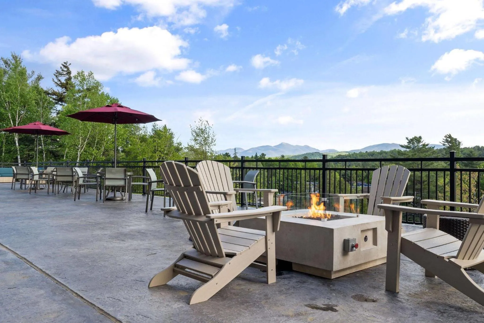 Restaurant/places to eat in Cambria Hotel Lake Placid - Lakeside Resort