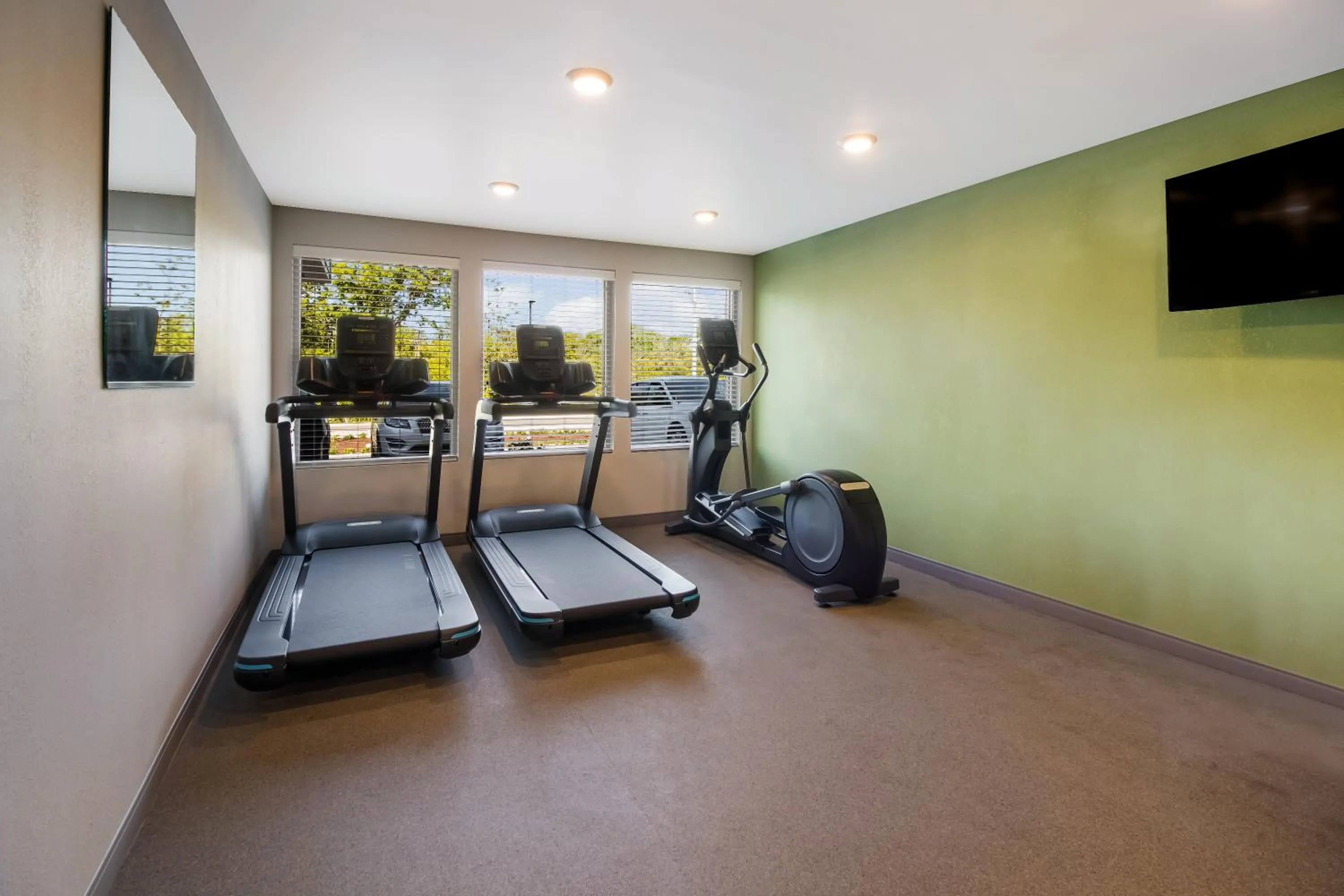 Fitness centre/facilities in WoodSpring Suites East Lansing - University Area
