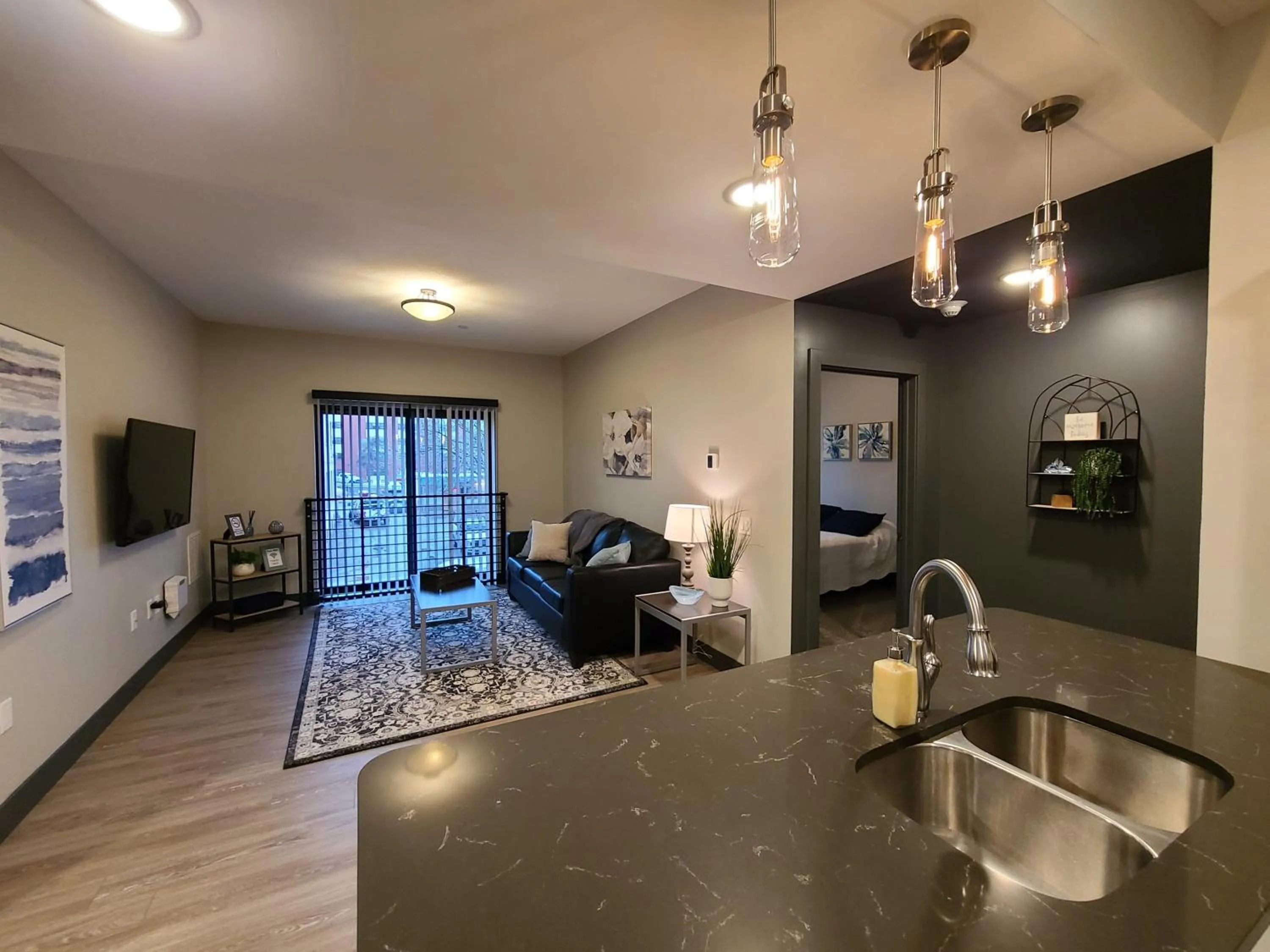 520 Neil Luxury 2 Bedroom