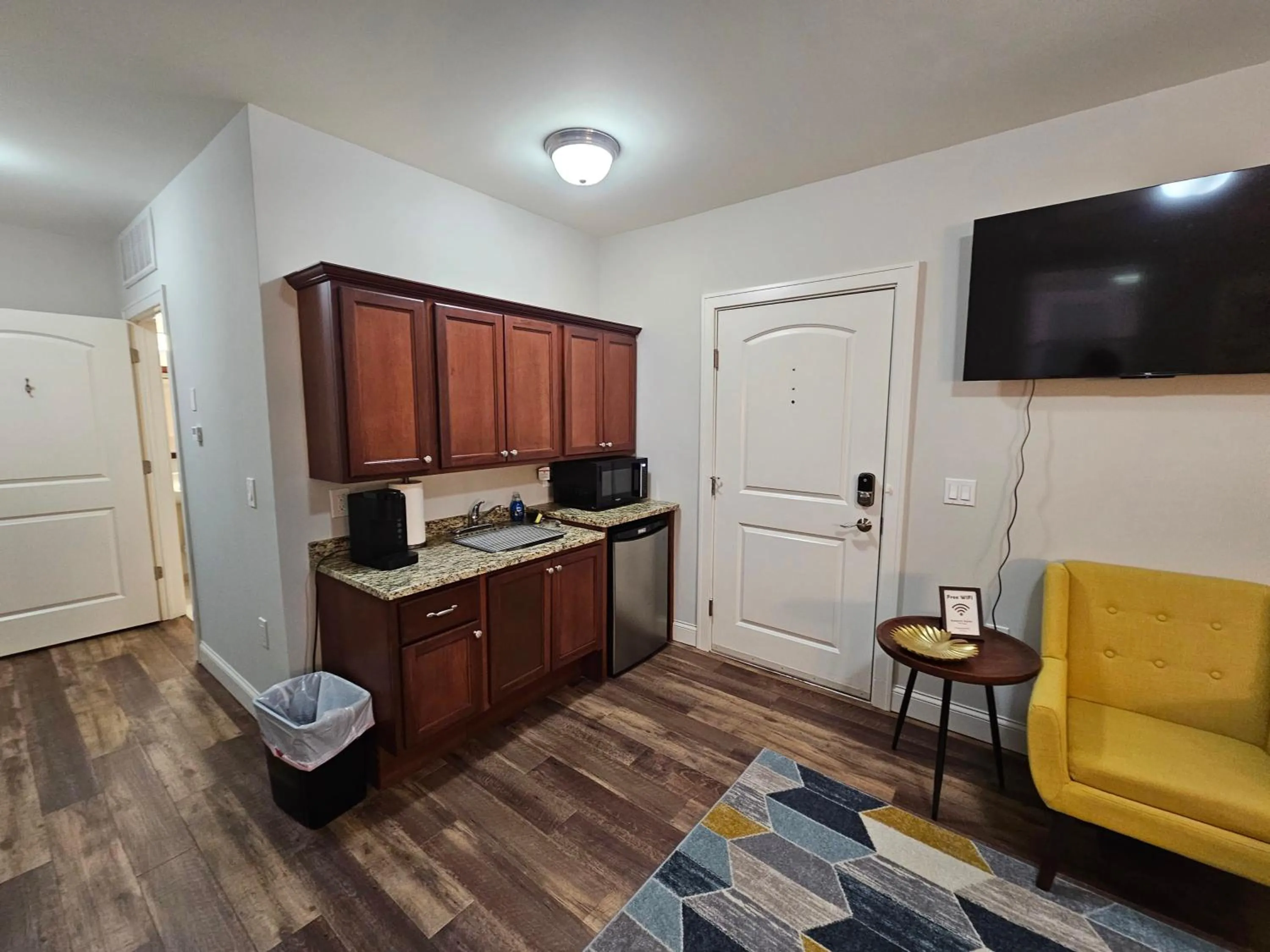 Kitchen or kitchenette in Cozy Studio at the Historic Inman