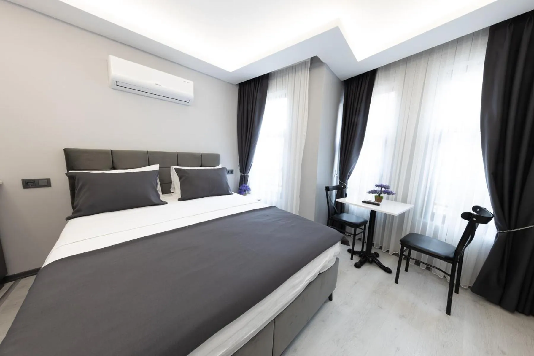 Bed in AYA LANGA HOTeL