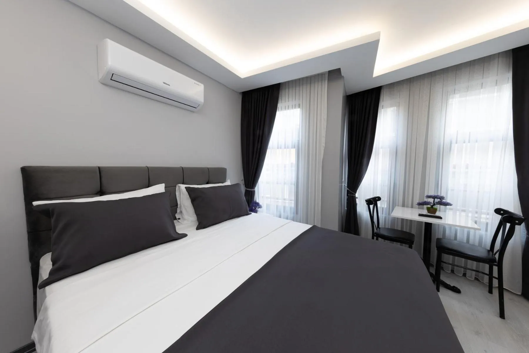 Photo of the whole room in AYA LANGA HOTeL