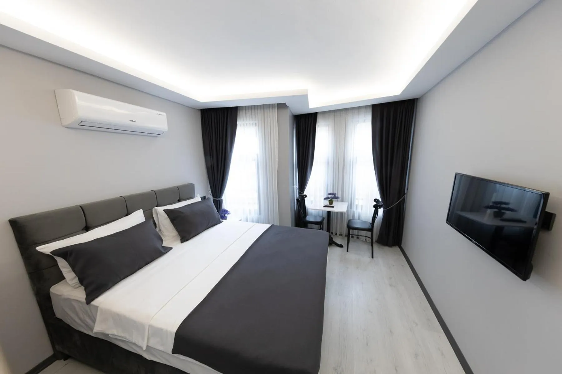 Bed in AYA LANGA HOTeL