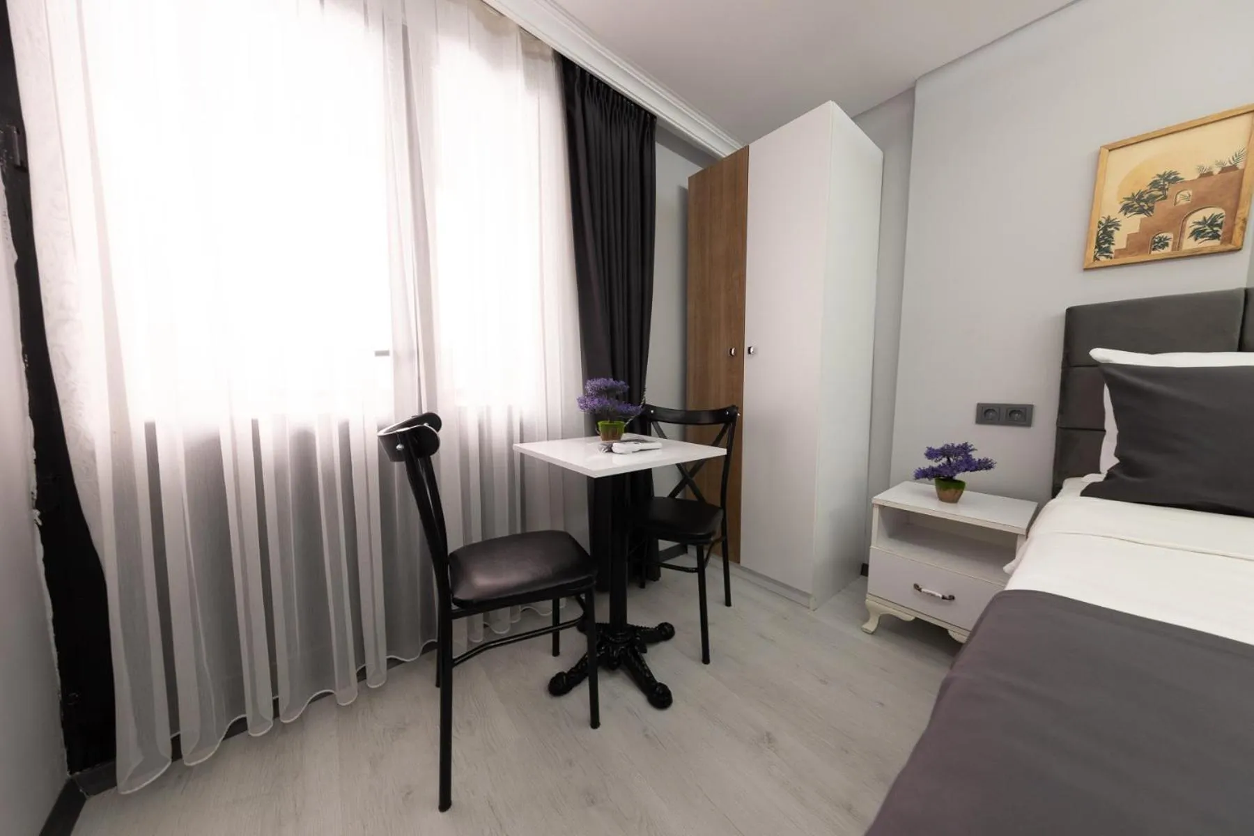 Photo of the whole room in AYA LANGA HOTeL