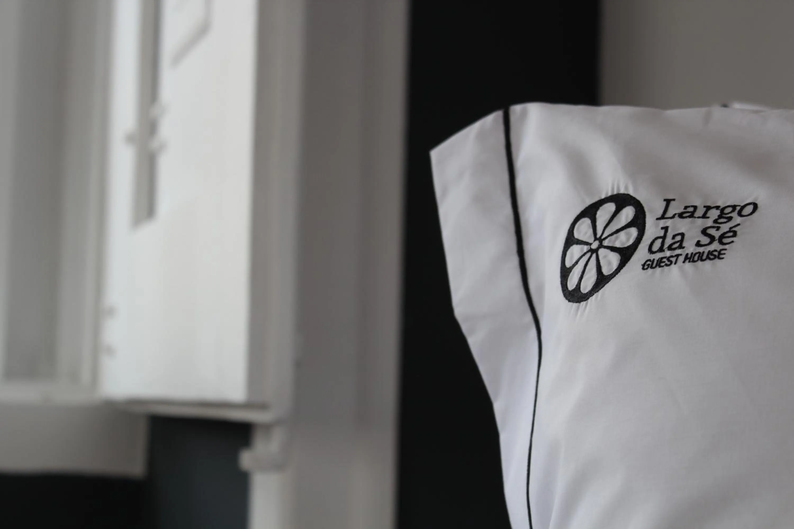 Bedroom, Bed in Largo da Sé Guest House - HOrigem