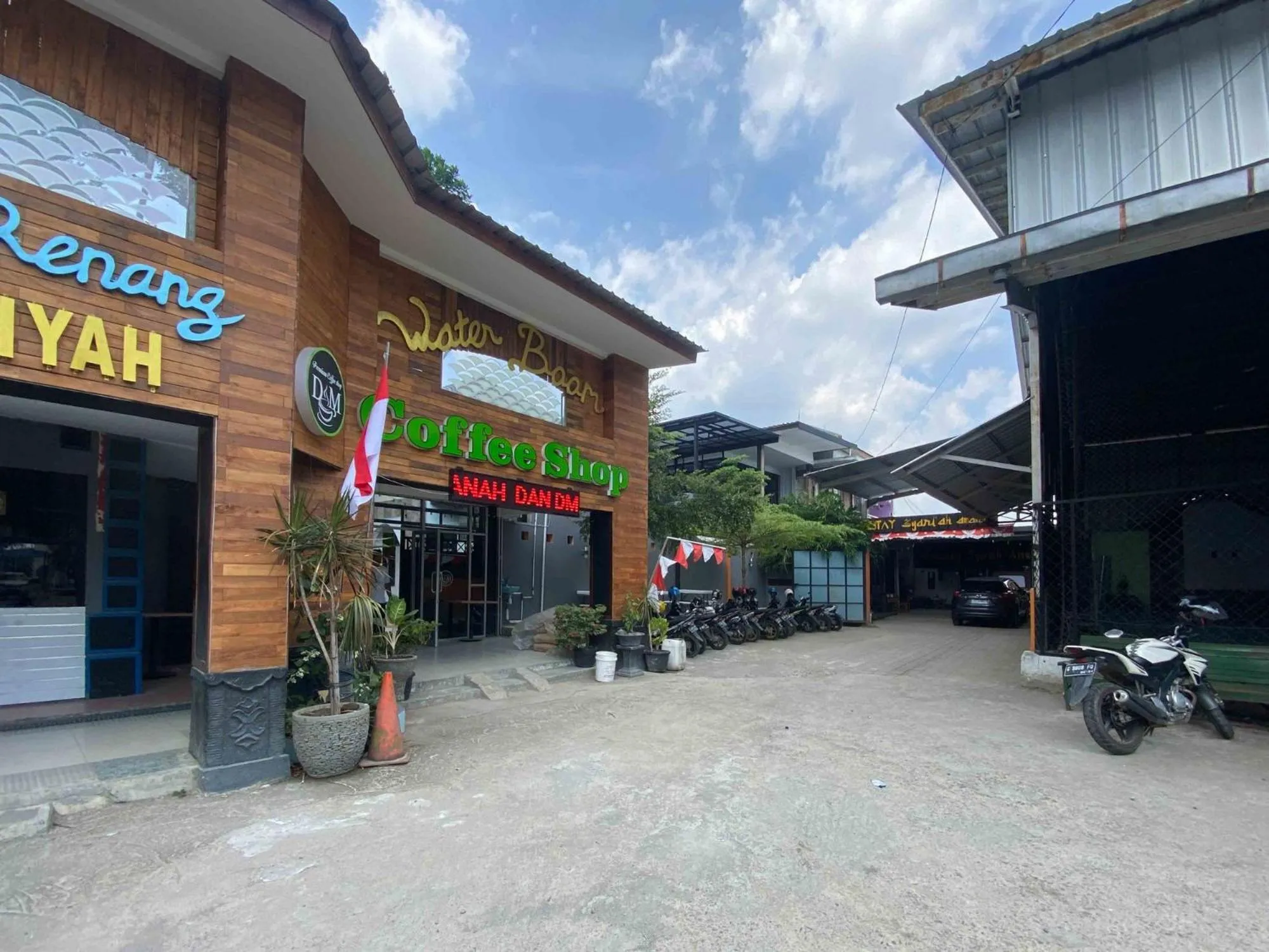 Property building in Guest House Hj Muriyah Syariah Slawi Mitra RedDoorz