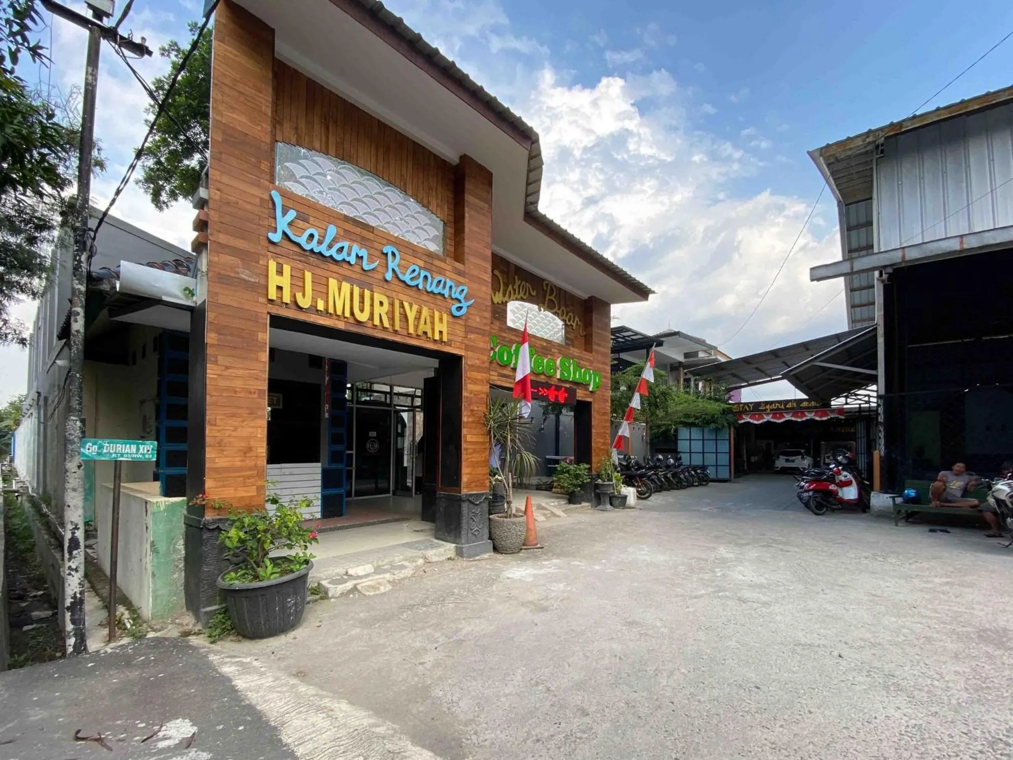 Property building in Guest House Hj Muriyah Syariah Slawi Mitra RedDoorz