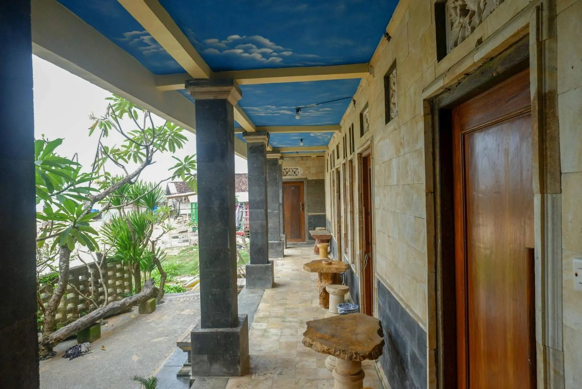 Property building in Hotel Kampoeng Drini RedPartner