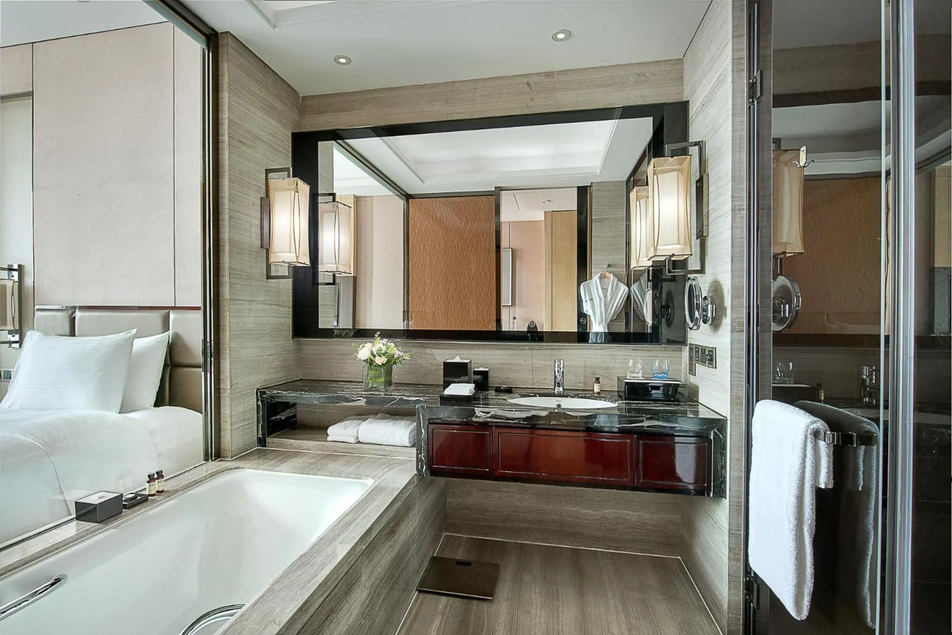 Bathroom in Pullman Weifang