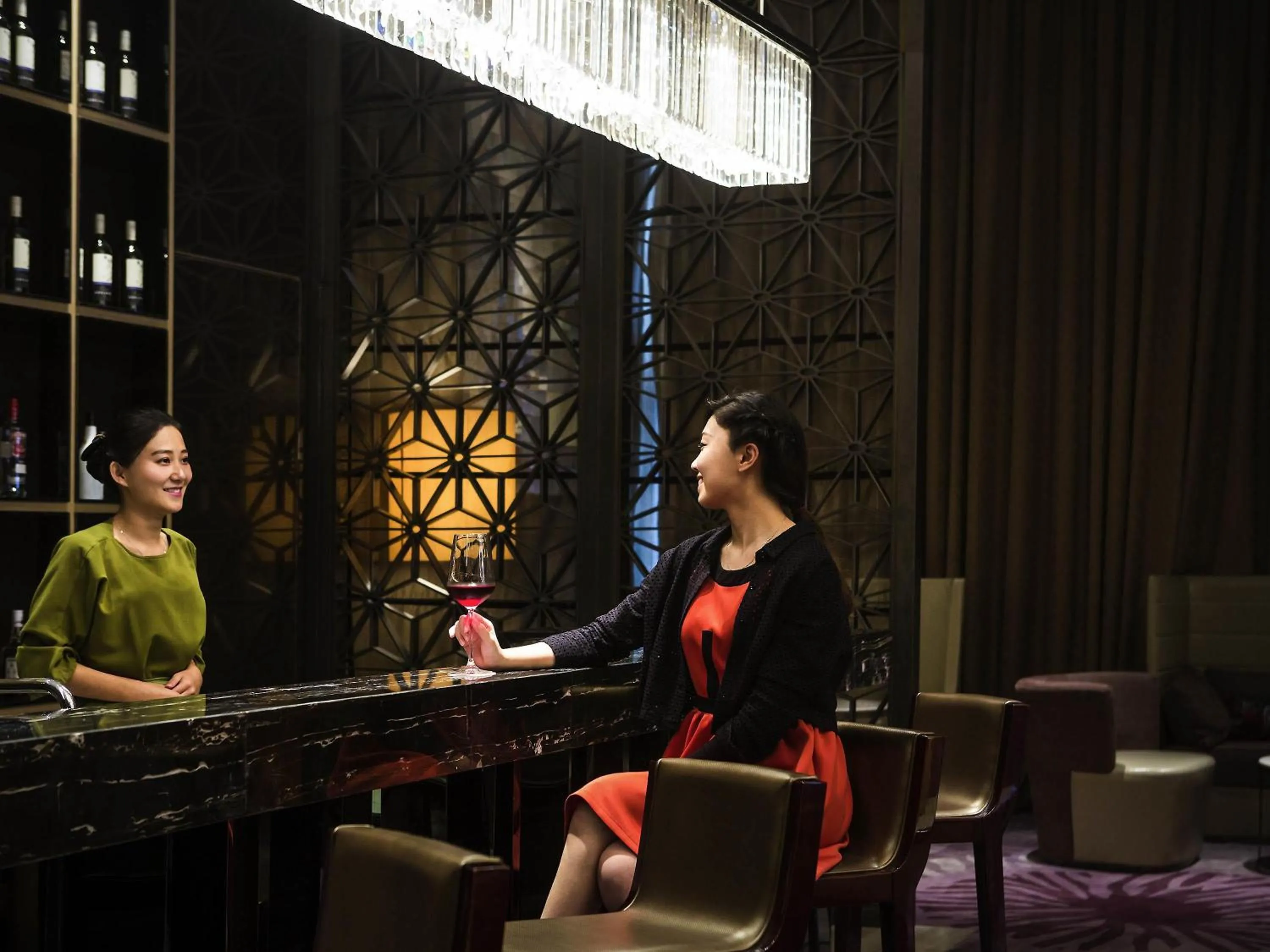Lounge or bar in Pullman Weifang