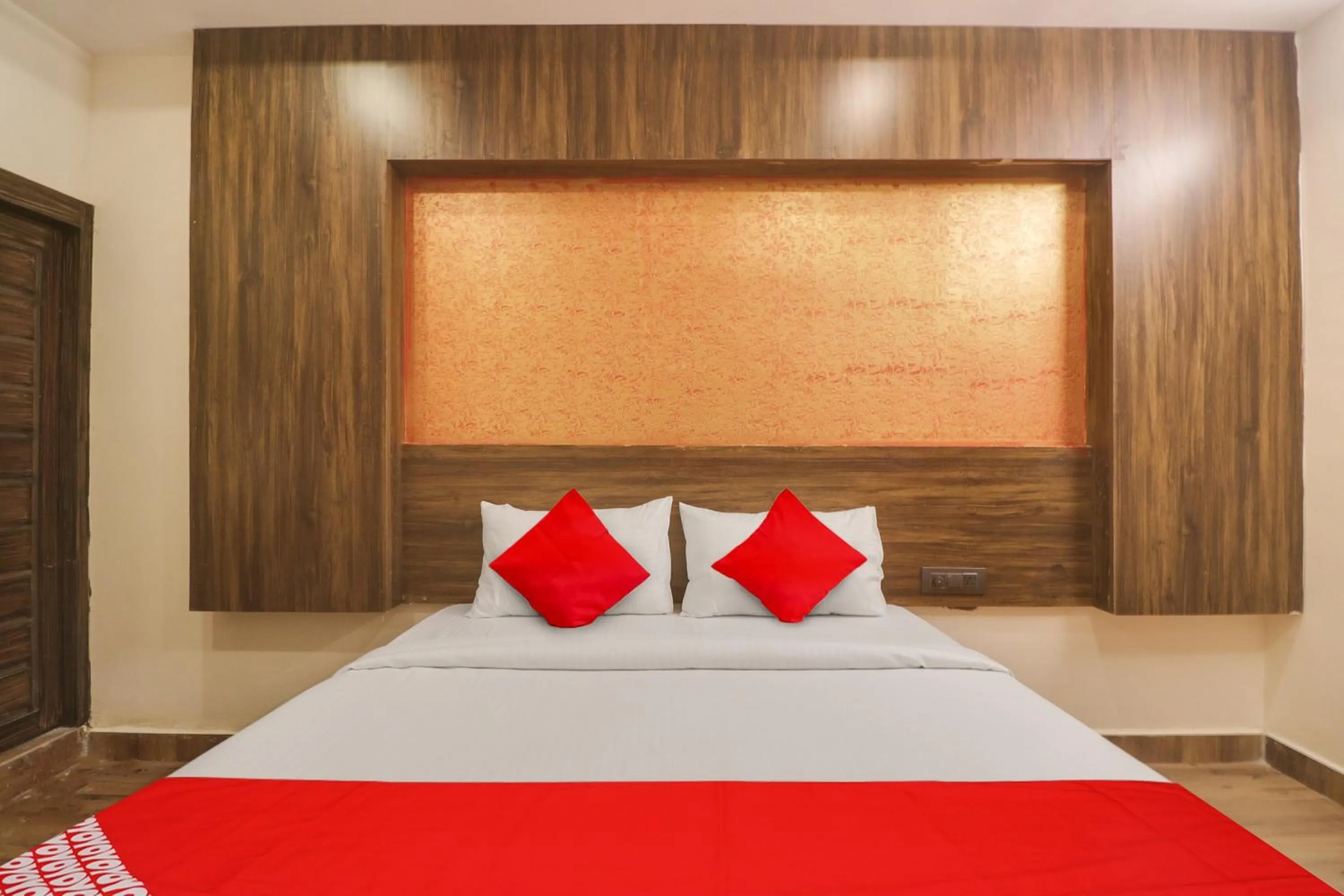 Bedroom, Bed in Hotel O R Square Grand