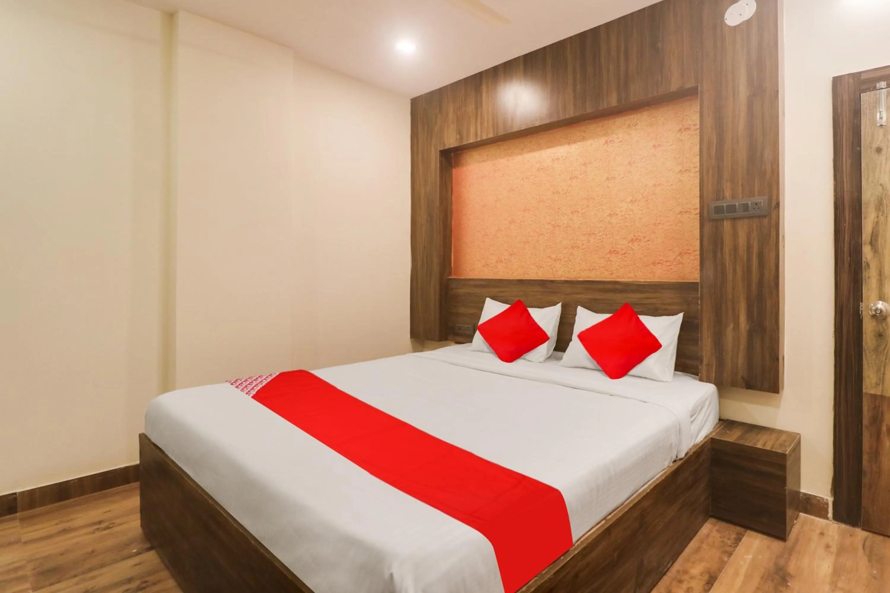 Bedroom, Bed in Hotel O R Square Grand