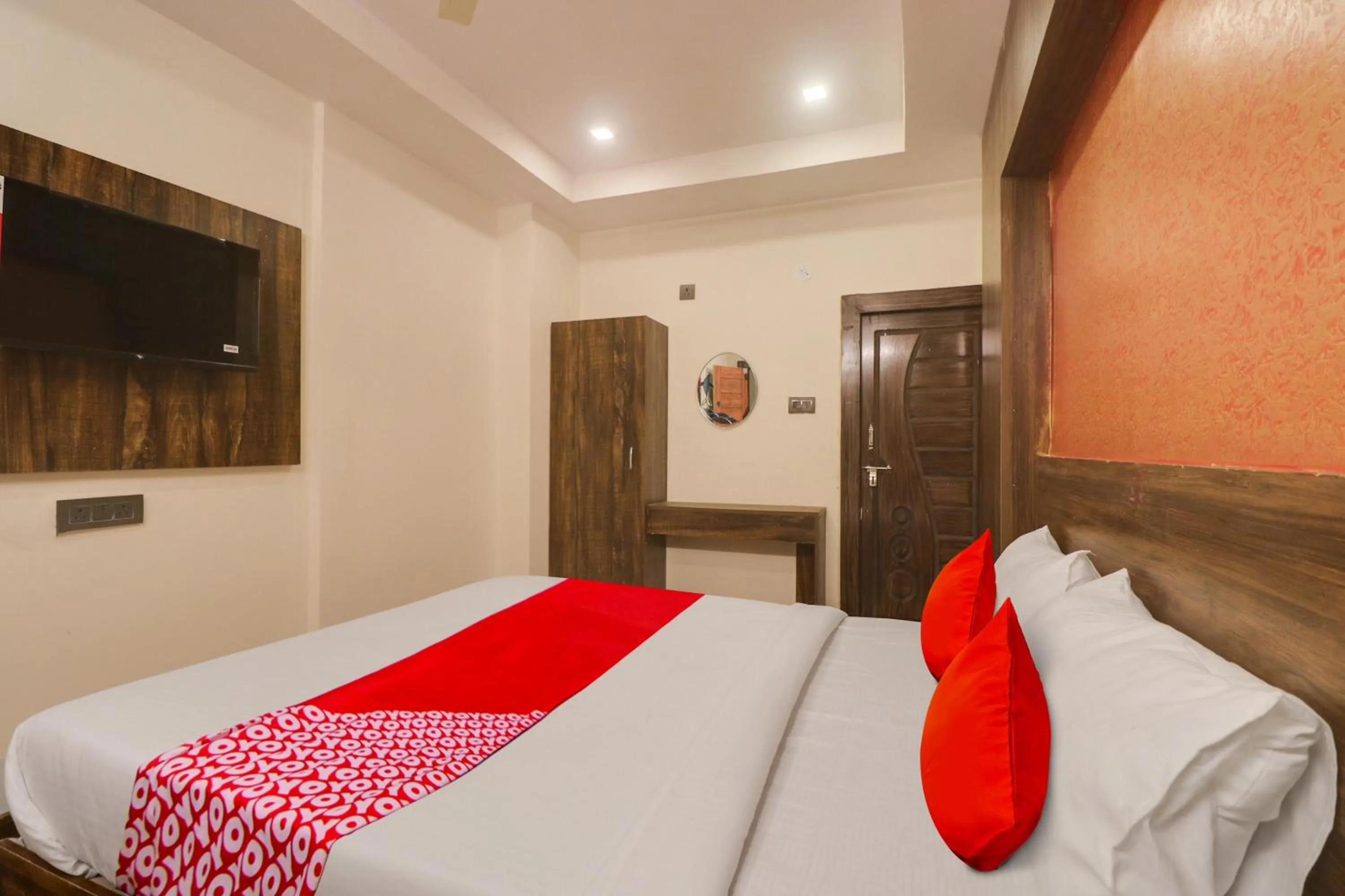 Bedroom, Bed in Hotel O R Square Grand