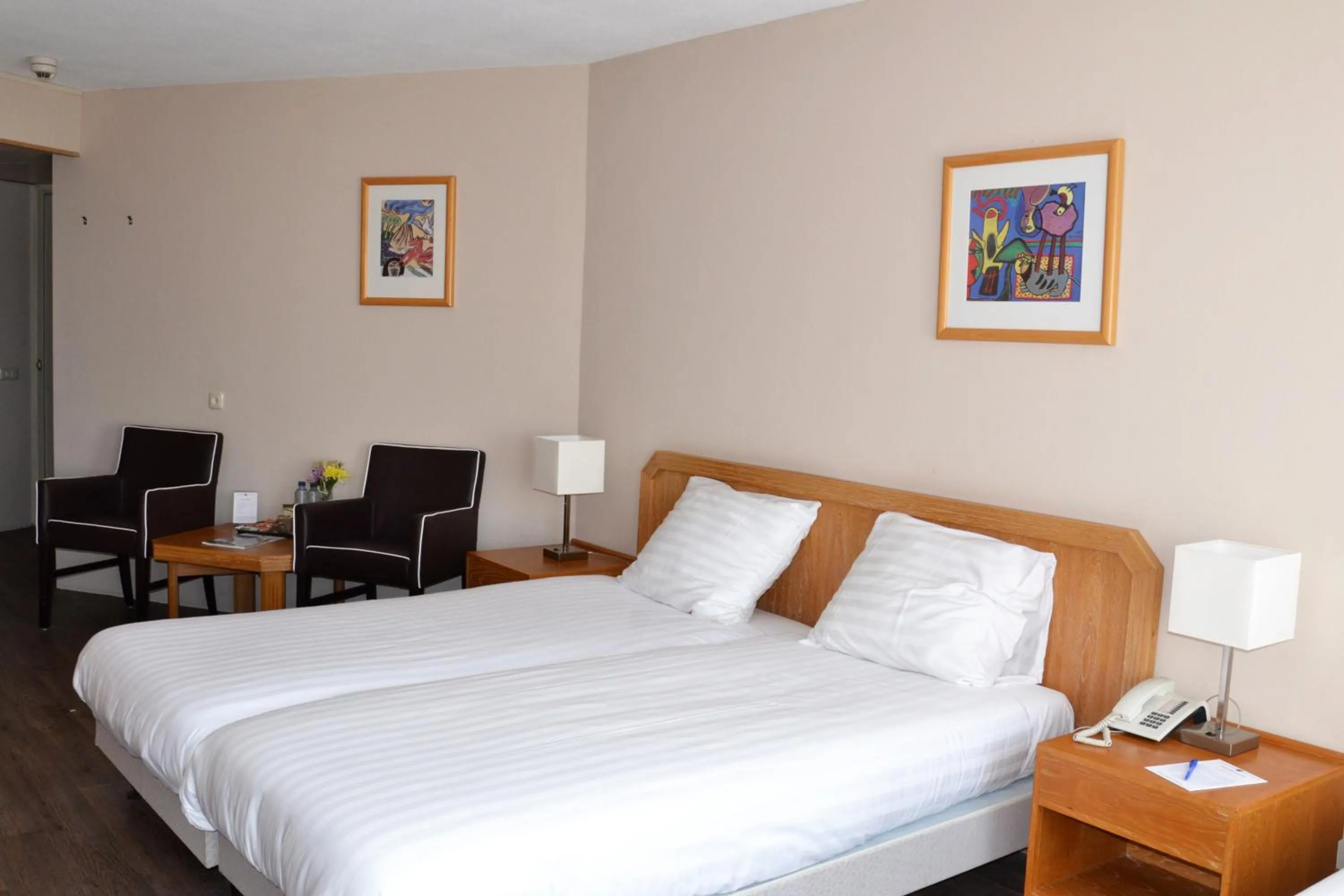 Photo of the whole room in Fletcher Hotel Restaurant Carlton