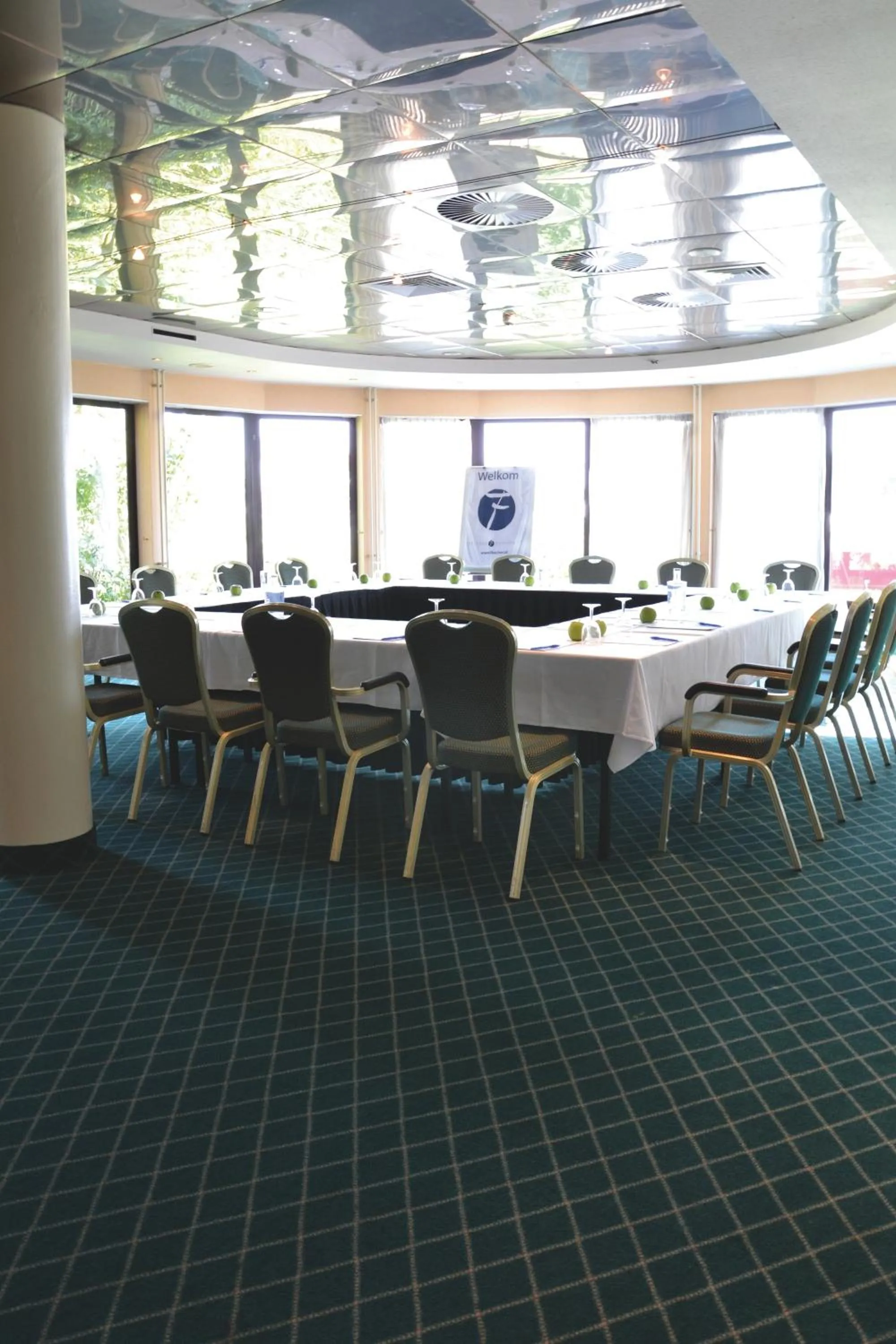 Business facilities, Restaurant/Places to Eat in Fletcher Hotel Restaurant Carlton