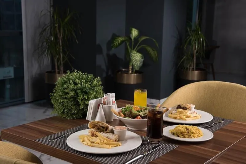 Restaurant/places to eat in İbos Hotels Izmir