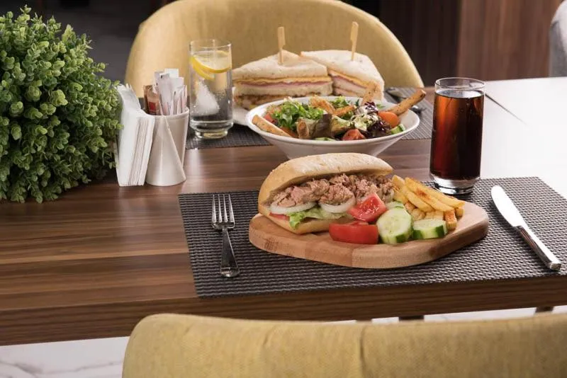 Restaurant/places to eat in İbos Hotels Izmir