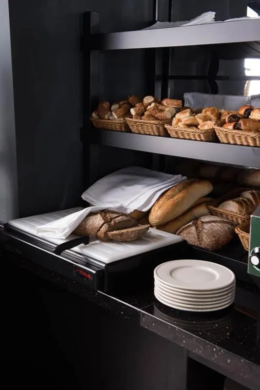 Restaurant/places to eat in İbos Hotels Izmir