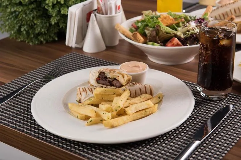 Restaurant/places to eat in İbos Hotels Izmir