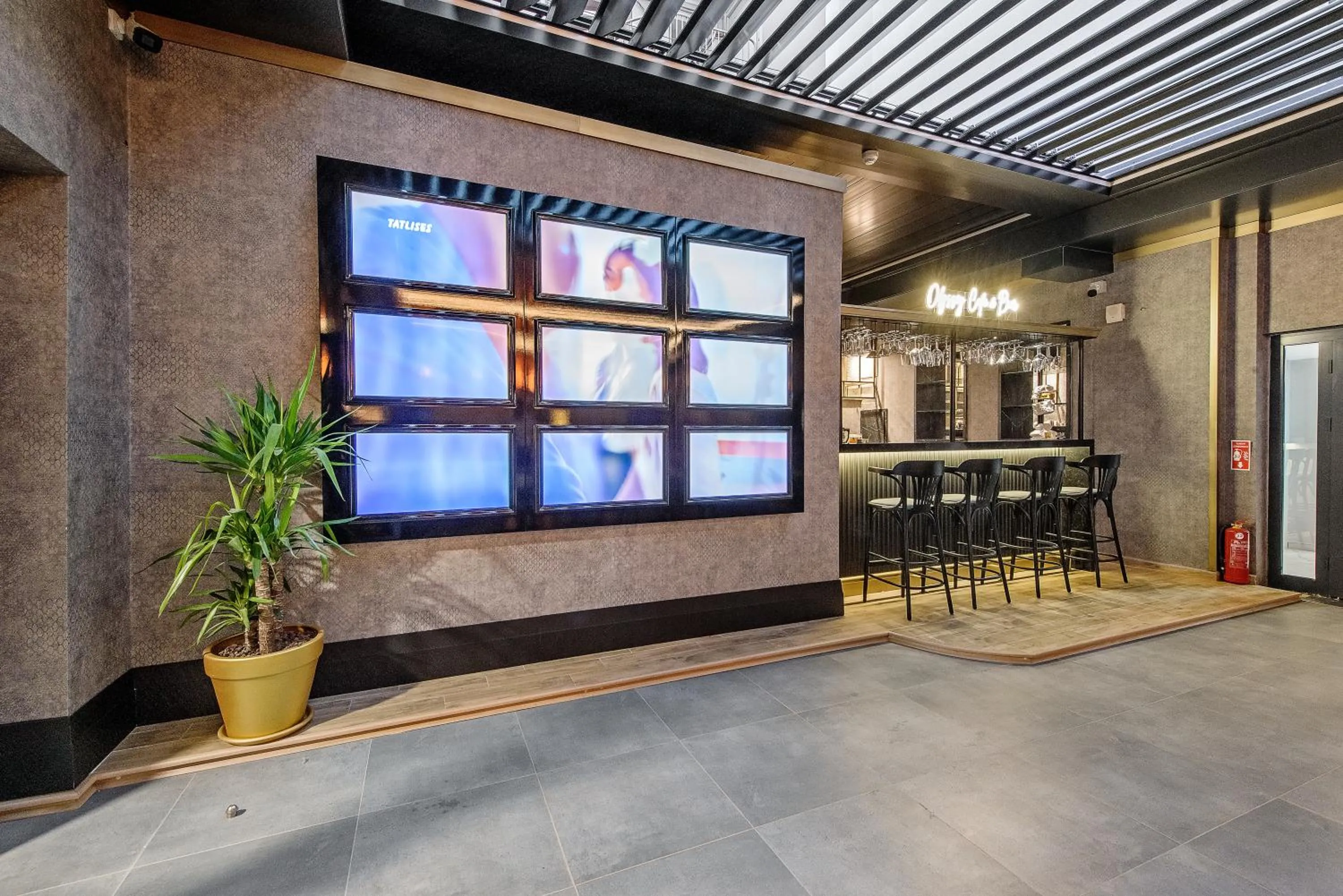 TV and multimedia in İbos Hotels Izmir