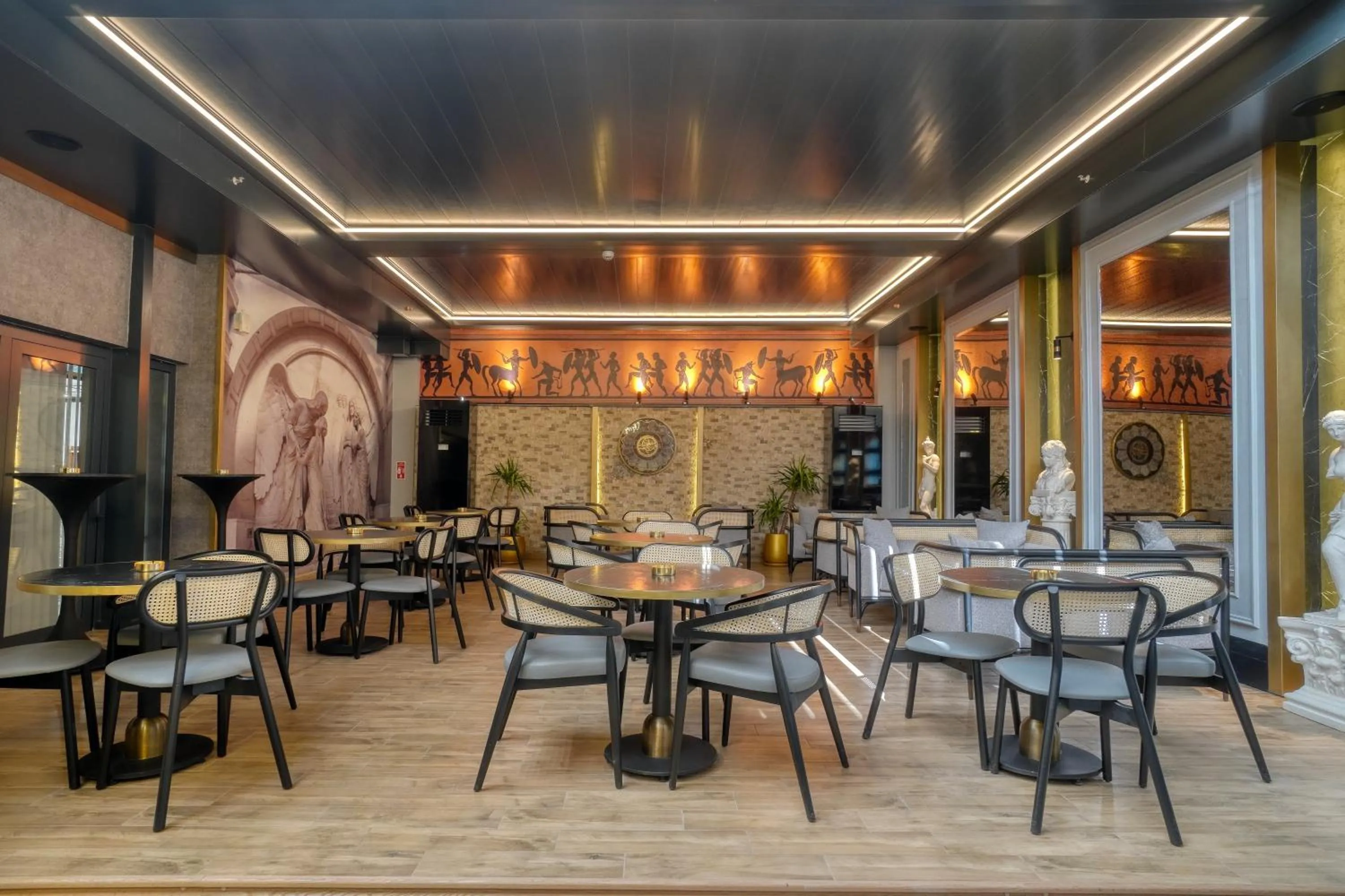 Lounge or bar in İbos Hotels Izmir